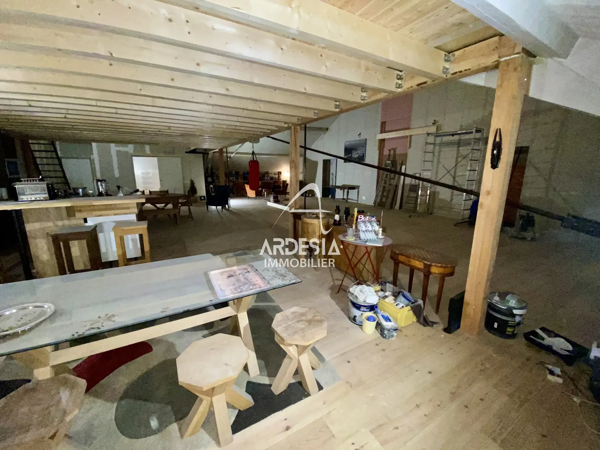 Loft à finir d'aménager à Saint Michel de Maurienne - Opportunité de rénovation rare 