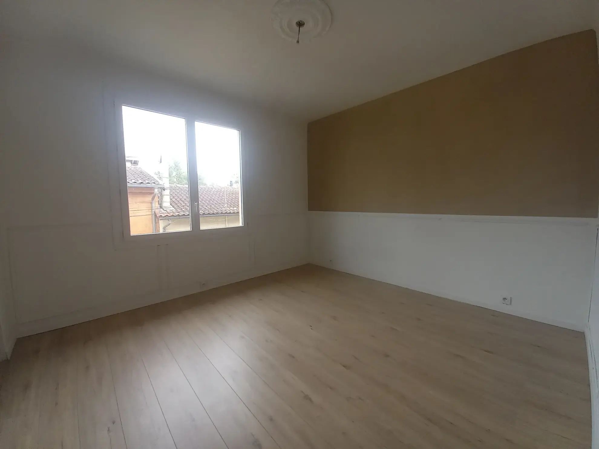 Maison de village rénovée de 95 m² avec garage à Saint-Lys 