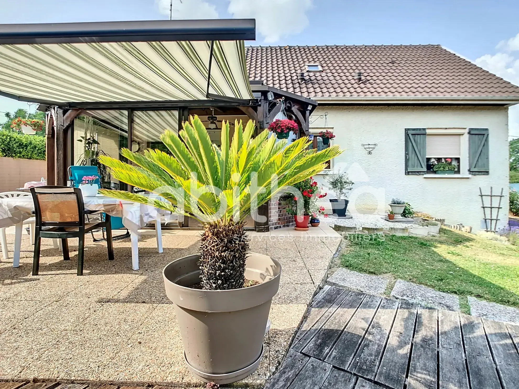 Maison 4 pièces à Feuges - 135 m² avec piscine et jardin