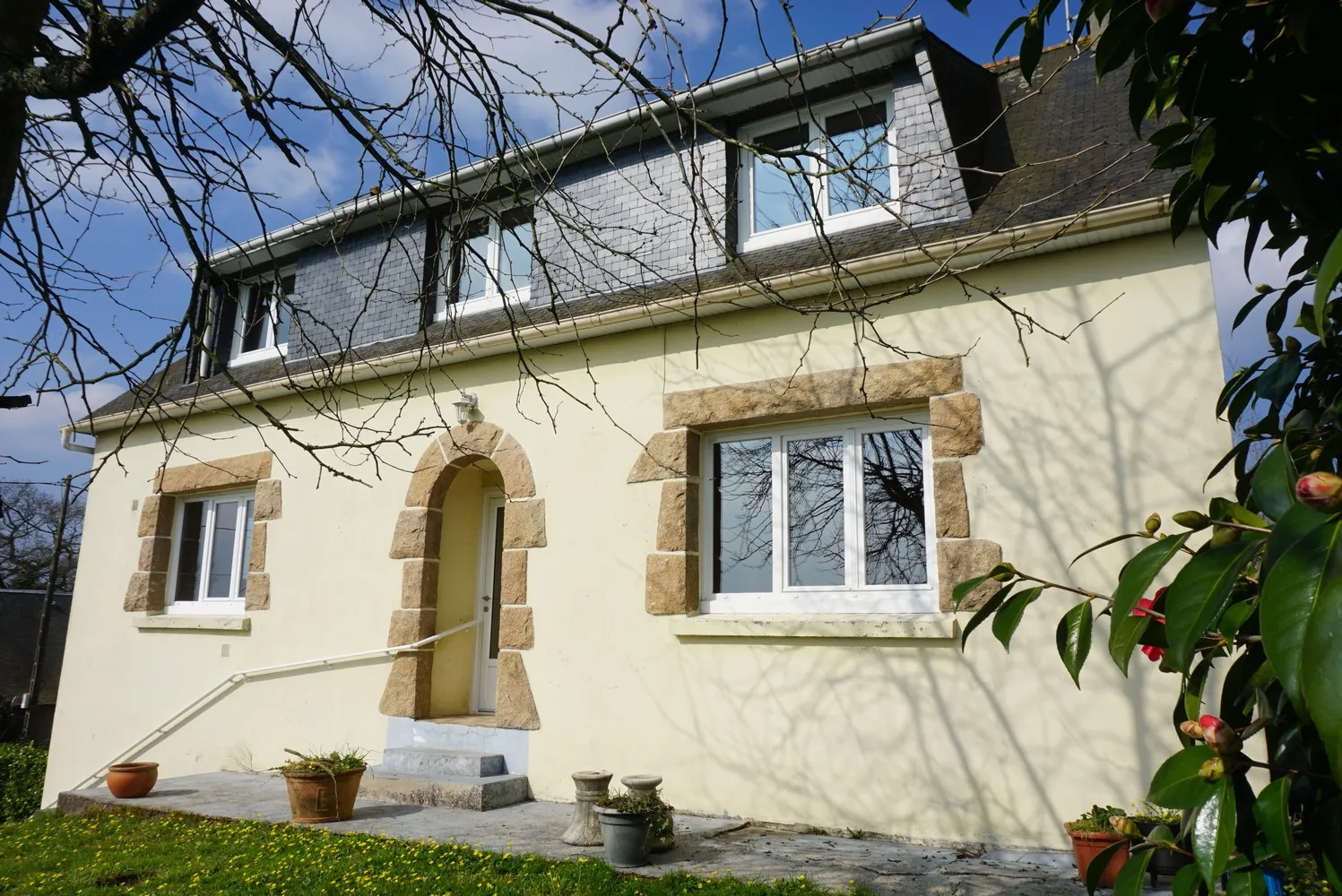 Maison 4 chambres à Plougonver, calme et campagne, à vendre 