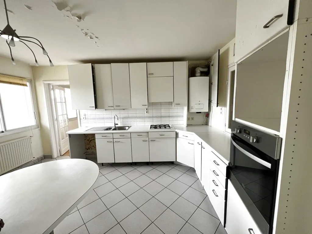 Appartement T3 lumineux de 76 m² en centre-ville de Rennes avec parking et cave