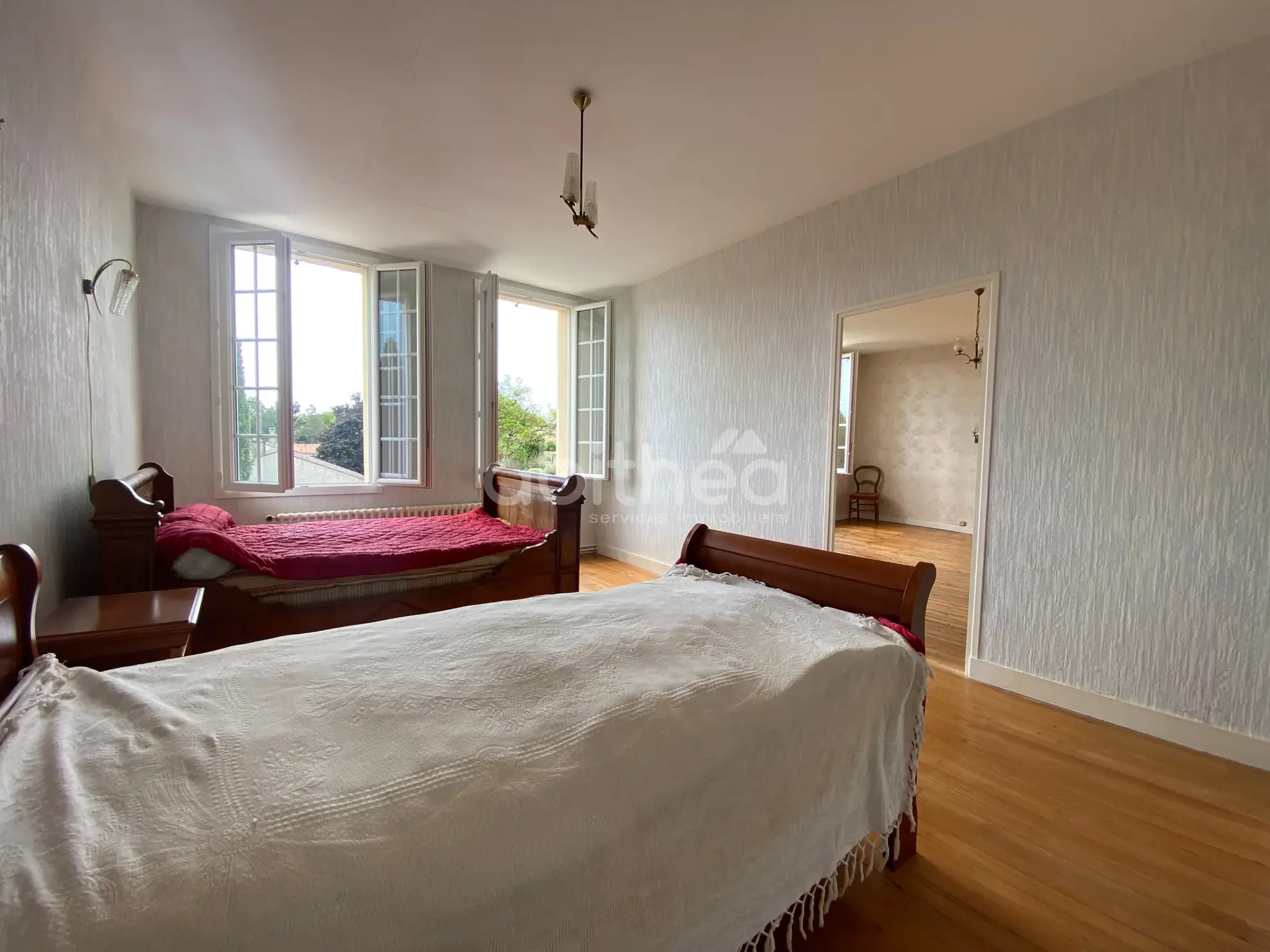 Maison charentaise de 142 m² avec dépendances et grand terrain à Javrezac 