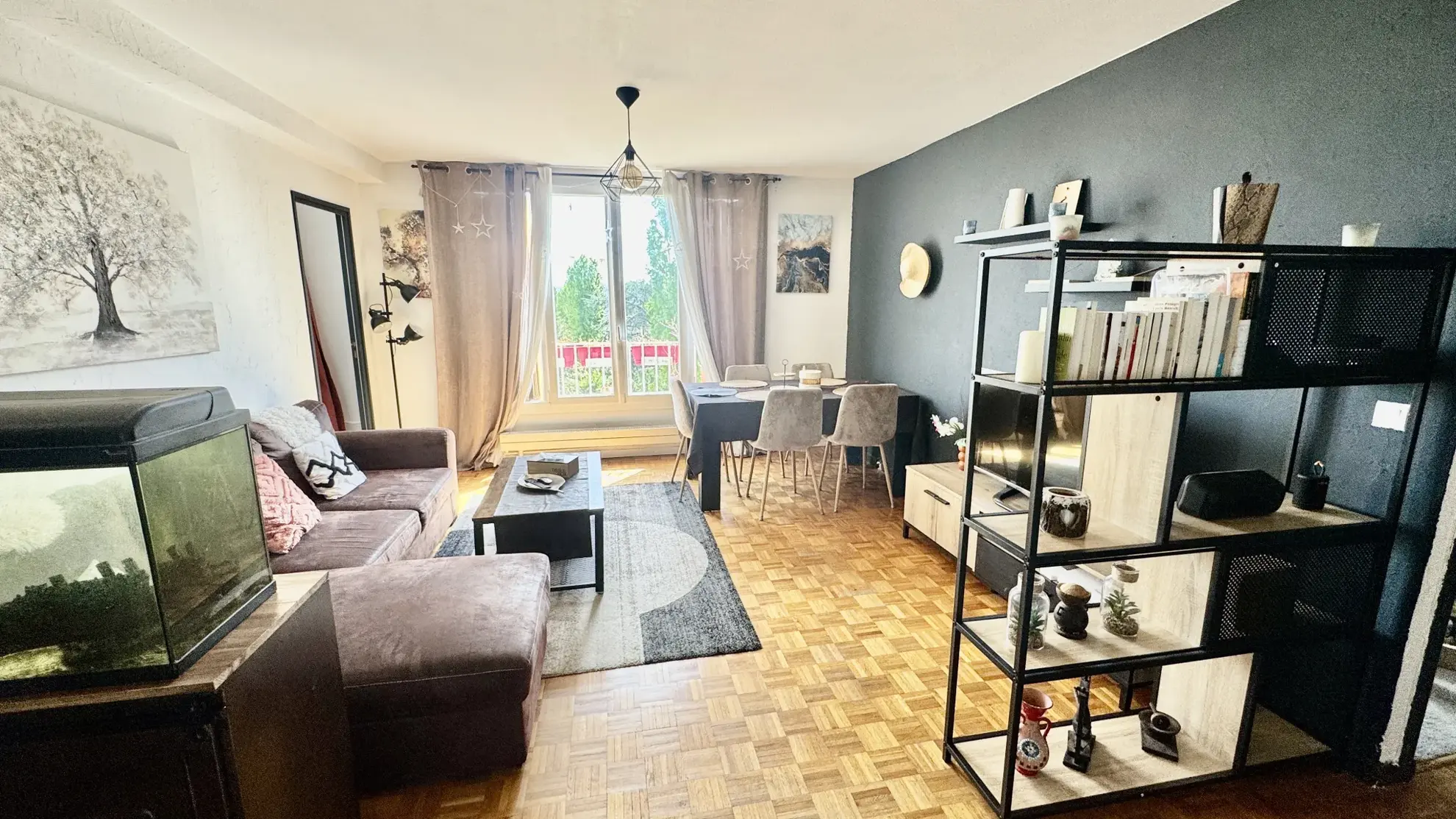 Appartement 4 pièces lumineux à Mantes-la-Ville avec parking et cave en centre-ville 