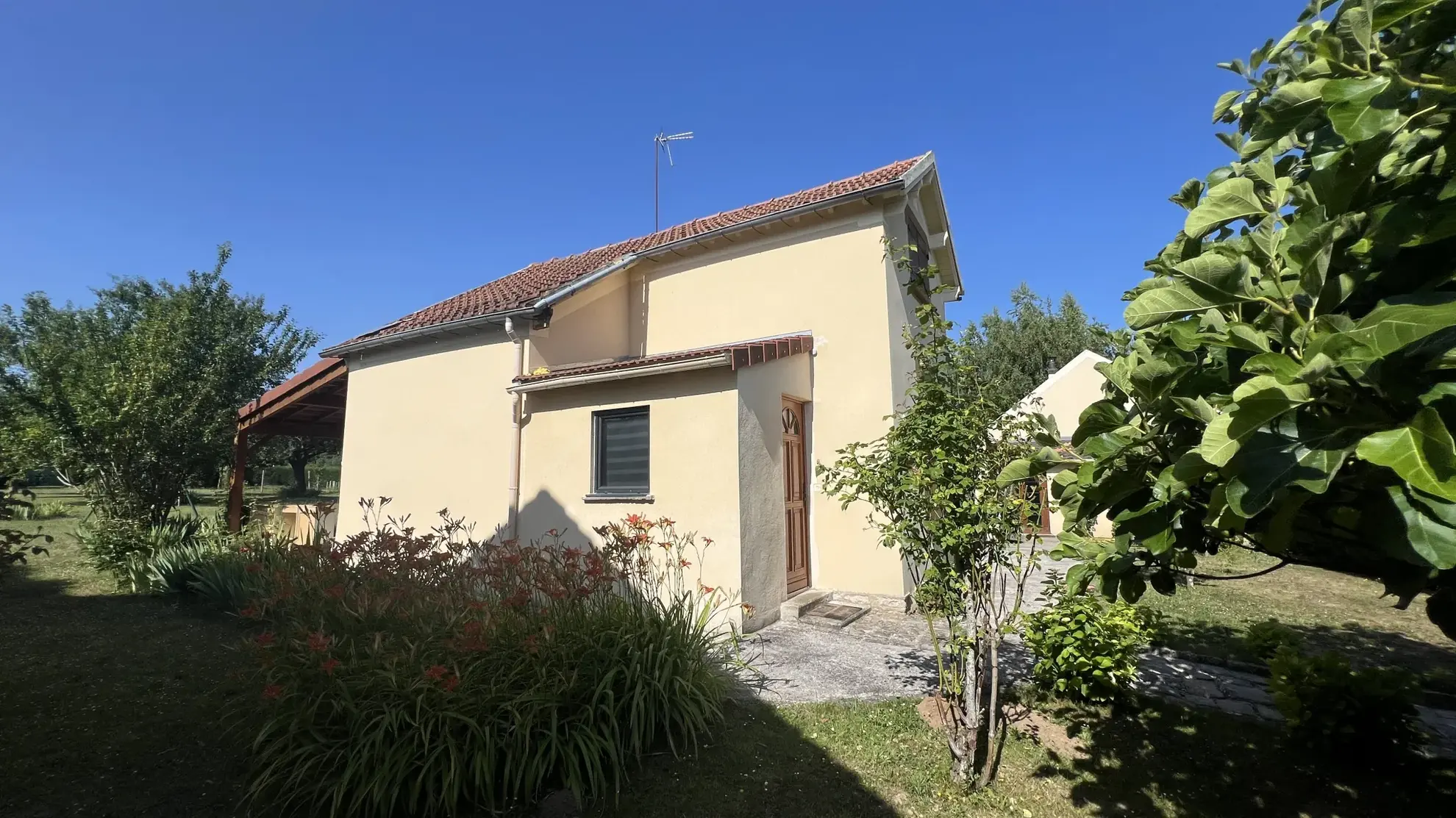 Maison individuelle à Vayres-sur-Essonne de 130 m² avec terrain et garage 