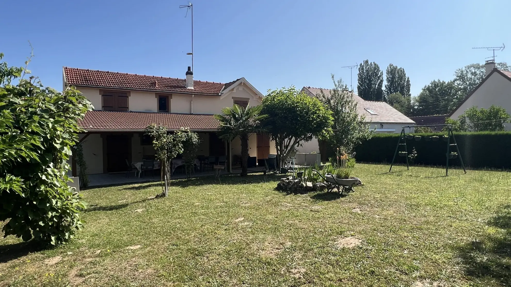 Maison individuelle à Vayres-sur-Essonne de 130 m² avec terrain et garage 