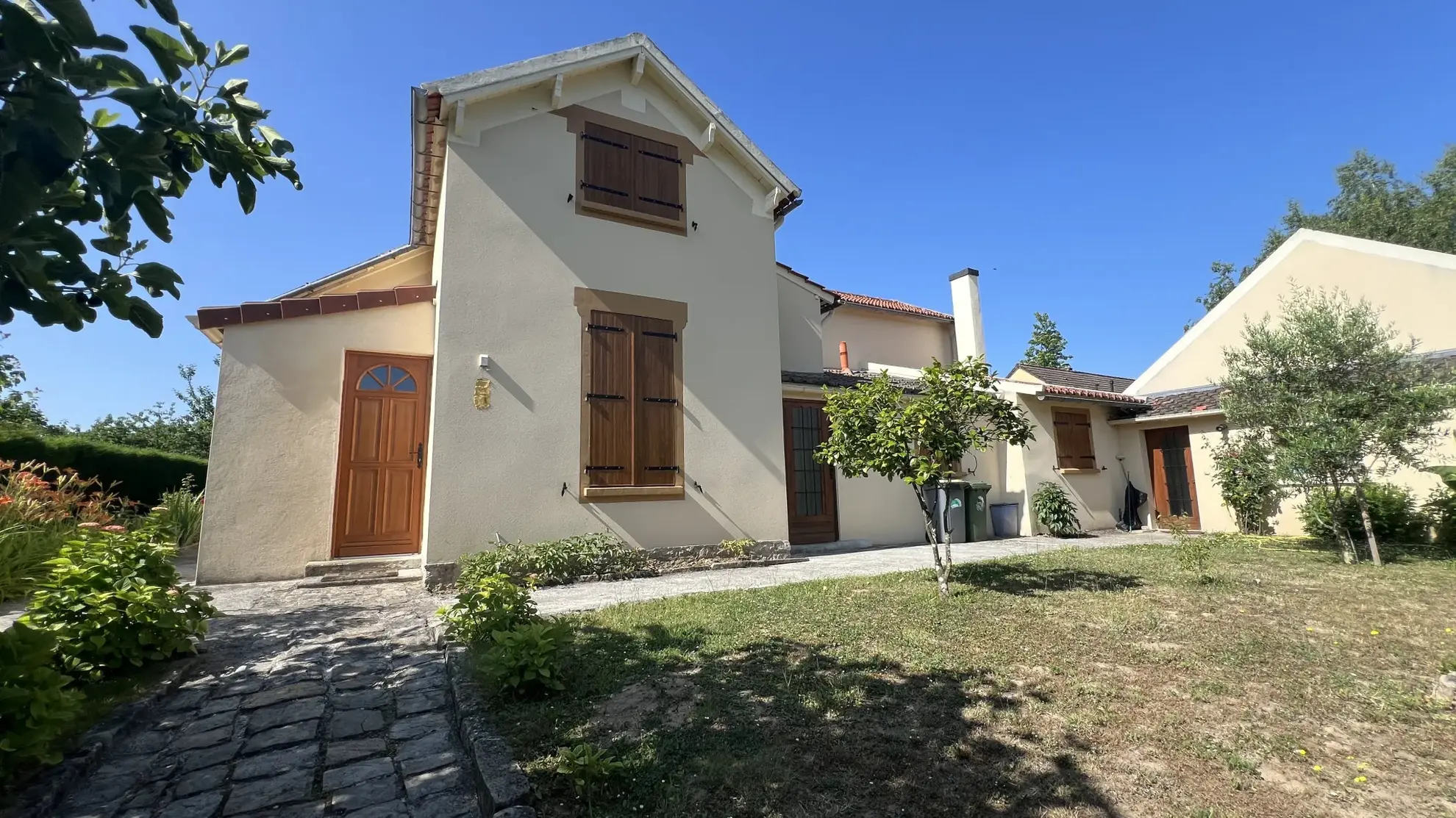 Maison individuelle à Vayres-sur-Essonne de 130 m² avec terrain et garage 