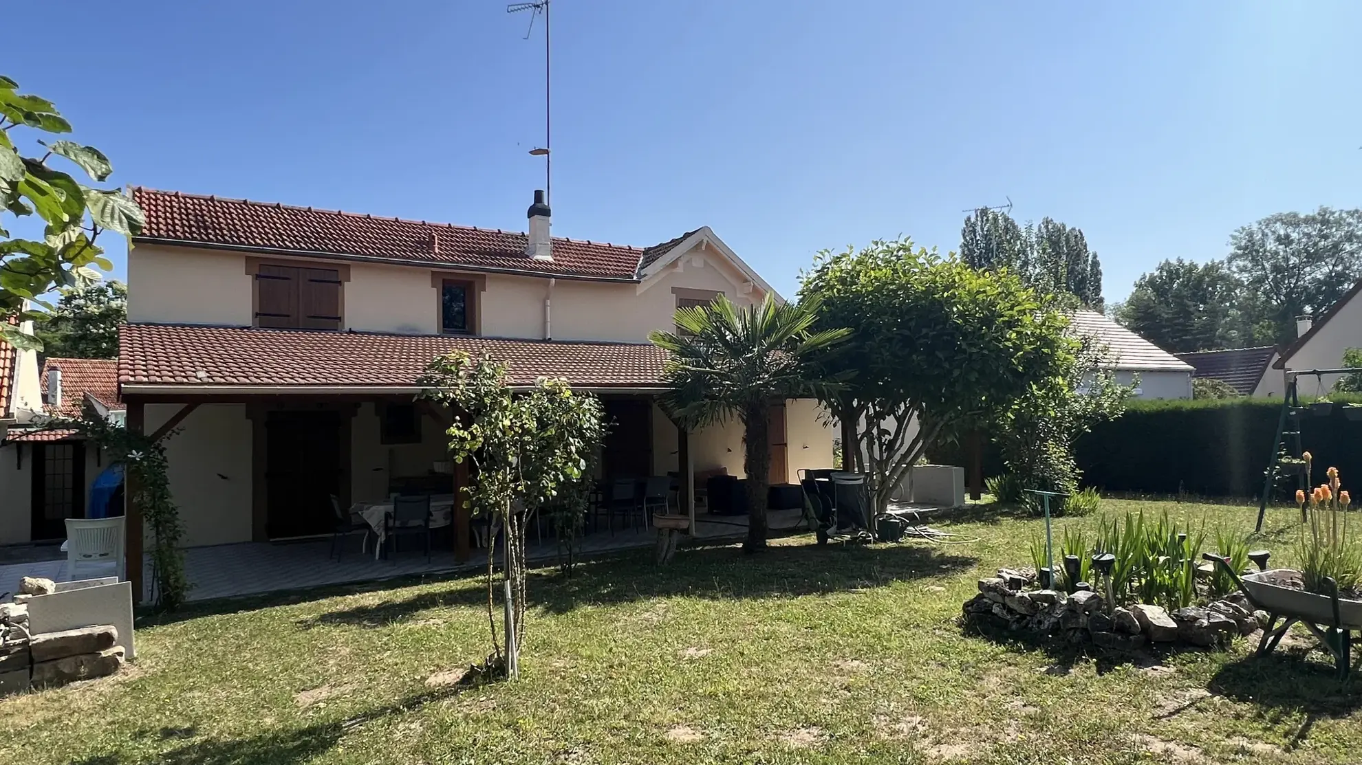 Maison individuelle à Vayres-sur-Essonne de 130 m² avec terrain et garage 