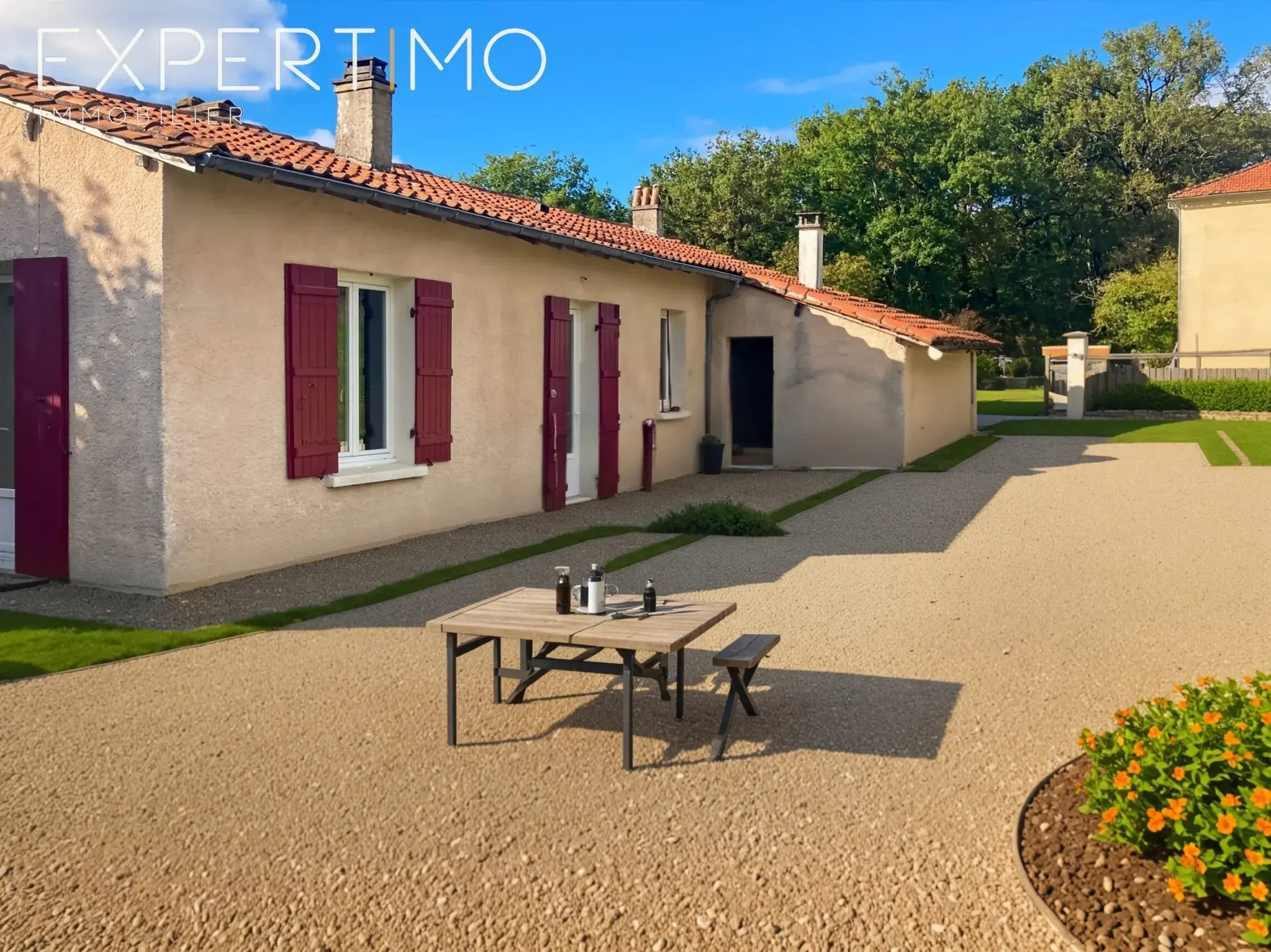 Maison de plain-pied avec 3 chambres et grand terrain proche Saint-Astier