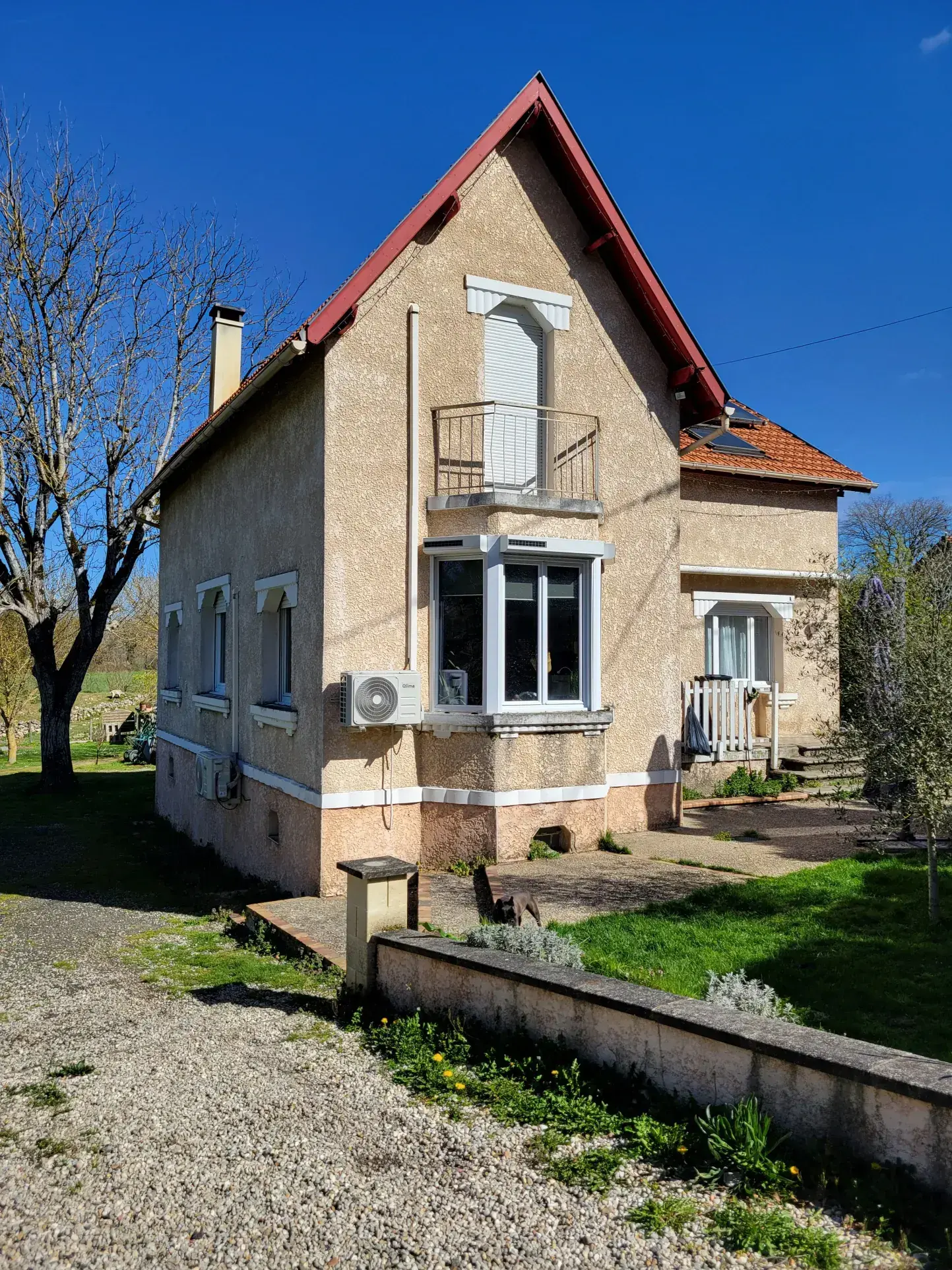 Maison à vendre avec 127 m² habitables, 3 chambres, terrain de 2439 m² en Dordogne