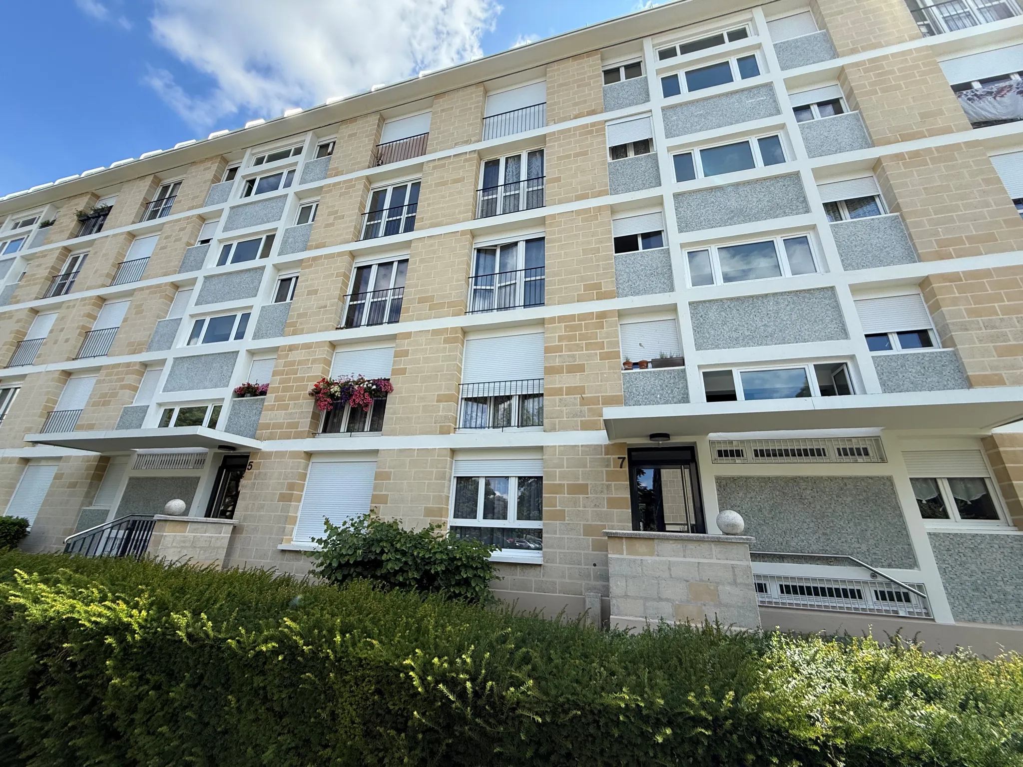 Appartement 3 pièces lumineux à Massy Opéra – Programme rénové proche transports et commodités