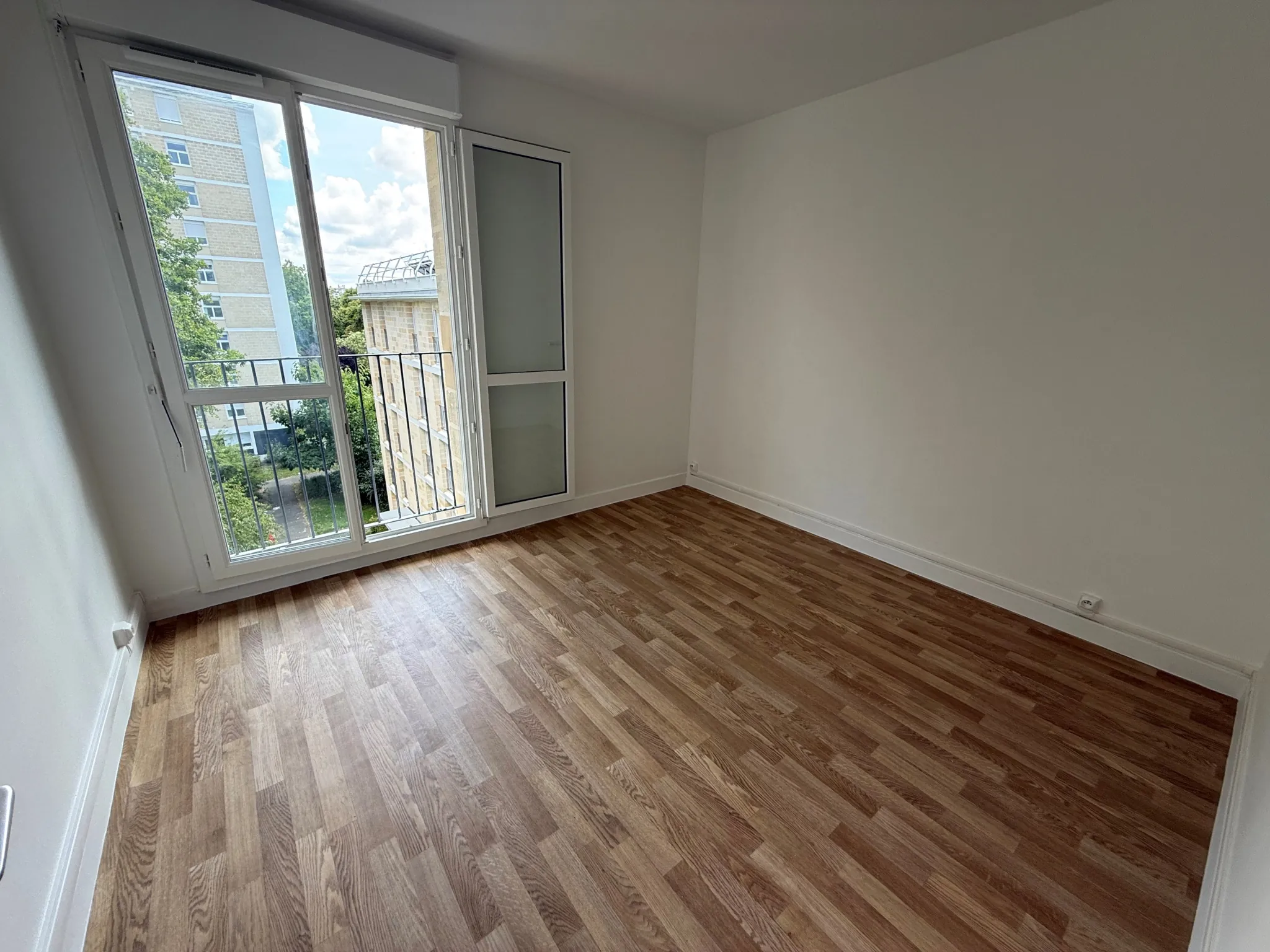 Appartement 3 pièces lumineux à Massy Opéra – Programme rénové proche transports et commodités 