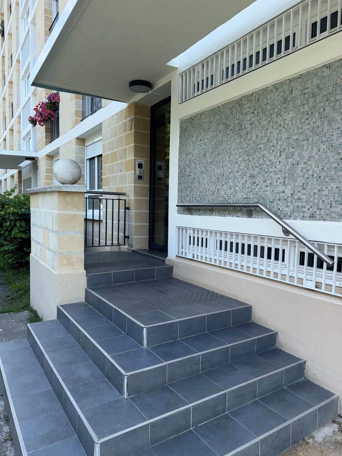 Appartement 3 pièces lumineux à Massy Opéra – Programme rénové proche transports et commodités 