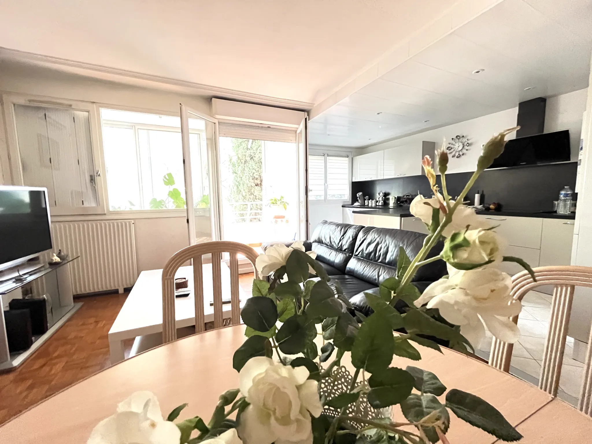 Appartement T3 lumineux avec loggia dans résidence sécurisée à Montpellier Estanove 