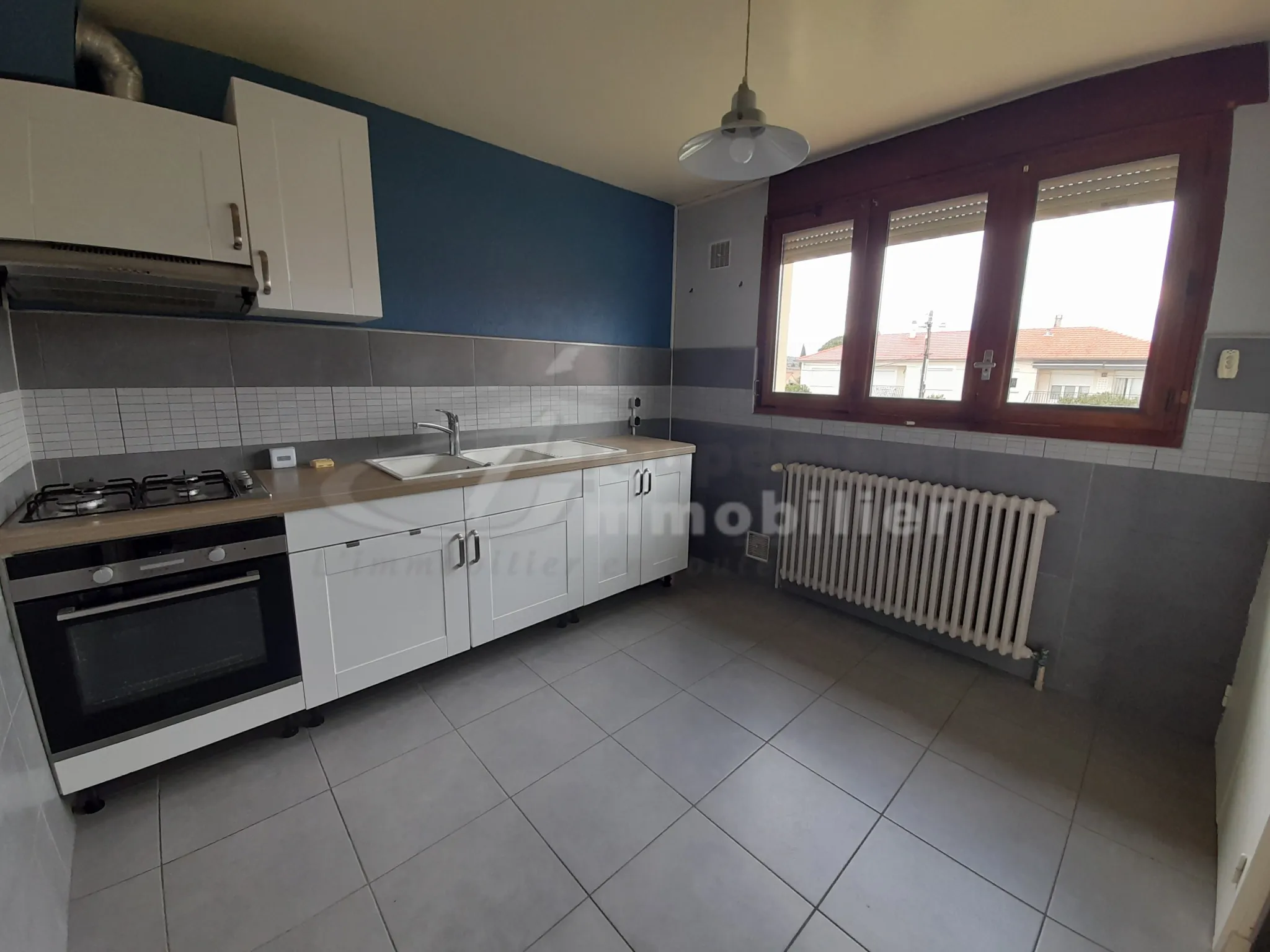 À vendre maison de 123 m² avec garage et terrain clos à Romans-sur-Isère 
