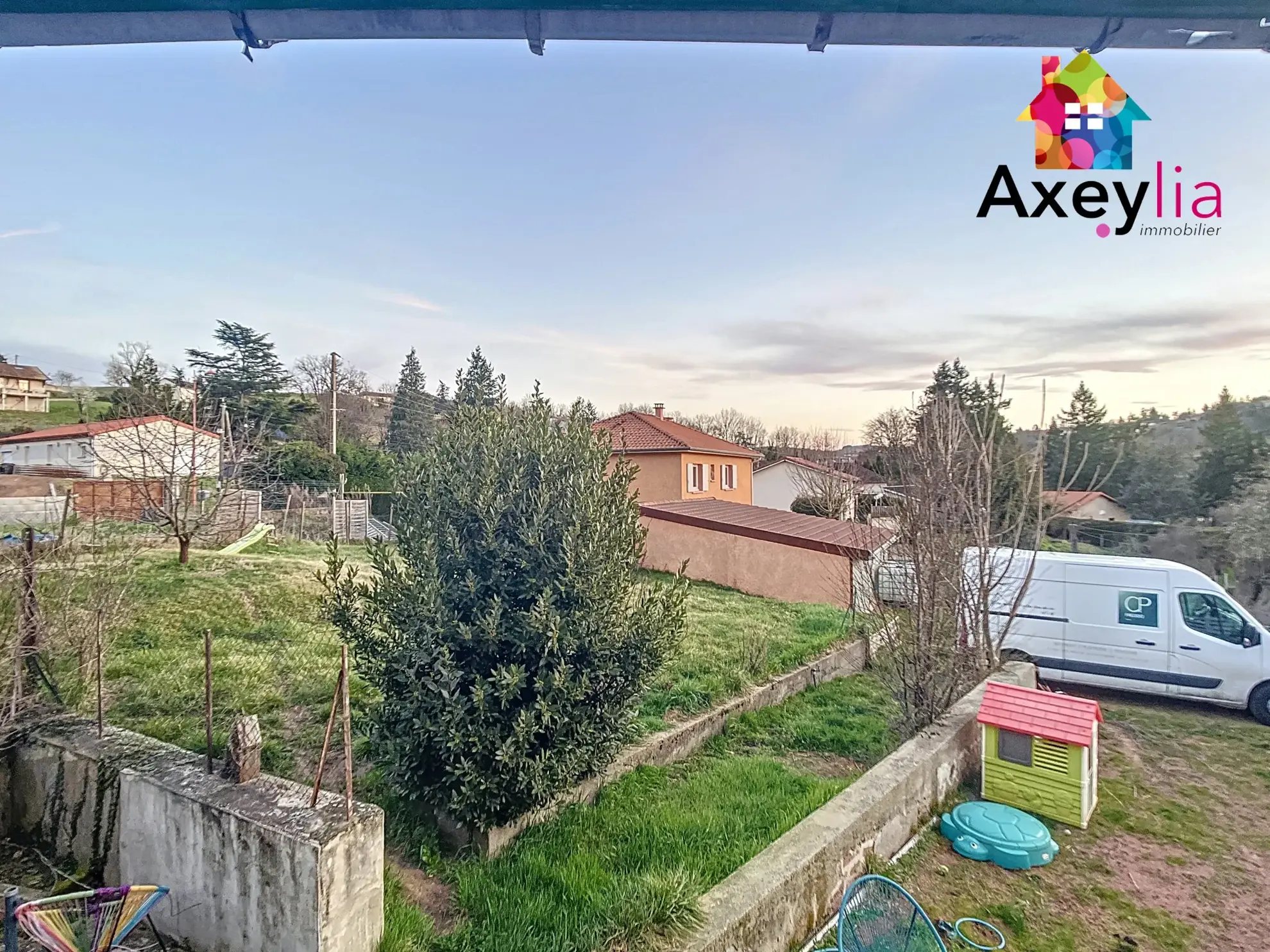 Maison rénovée 3 chambres avec terrain de 651 m² au Coteau 