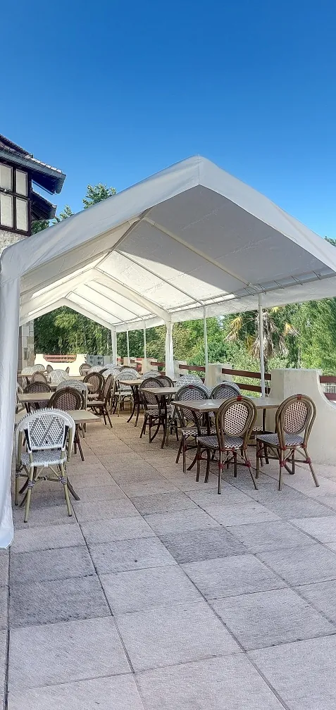 Villa de luxe à Daumazan-sur-Arize dans résidence avec services haut de gamme 