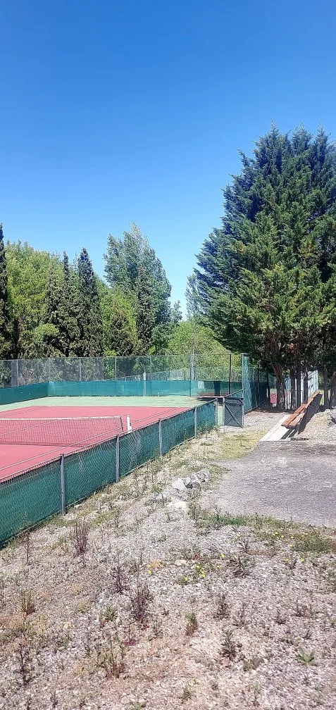 Villa de luxe à Daumazan-sur-Arize dans résidence avec services haut de gamme 