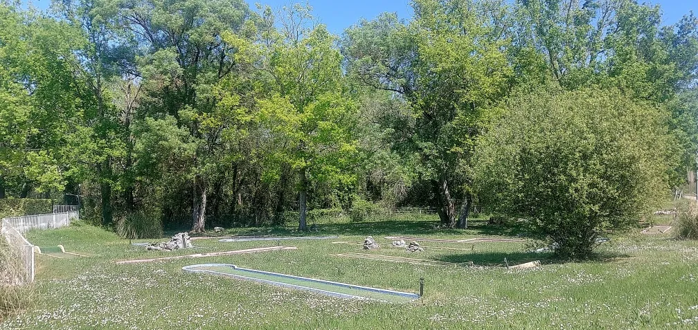 Villa de luxe à Daumazan-sur-Arize dans résidence avec services haut de gamme 