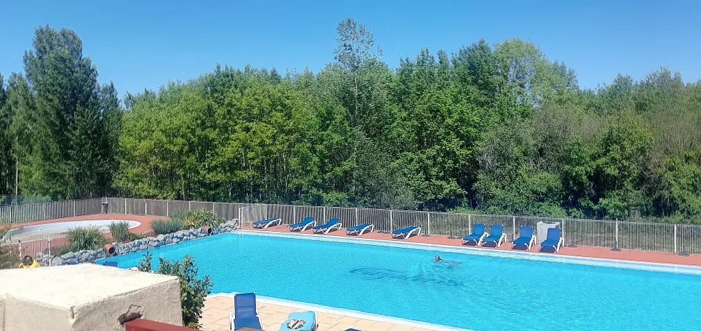 Villa de luxe à Daumazan-sur-Arize dans résidence avec services haut de gamme 