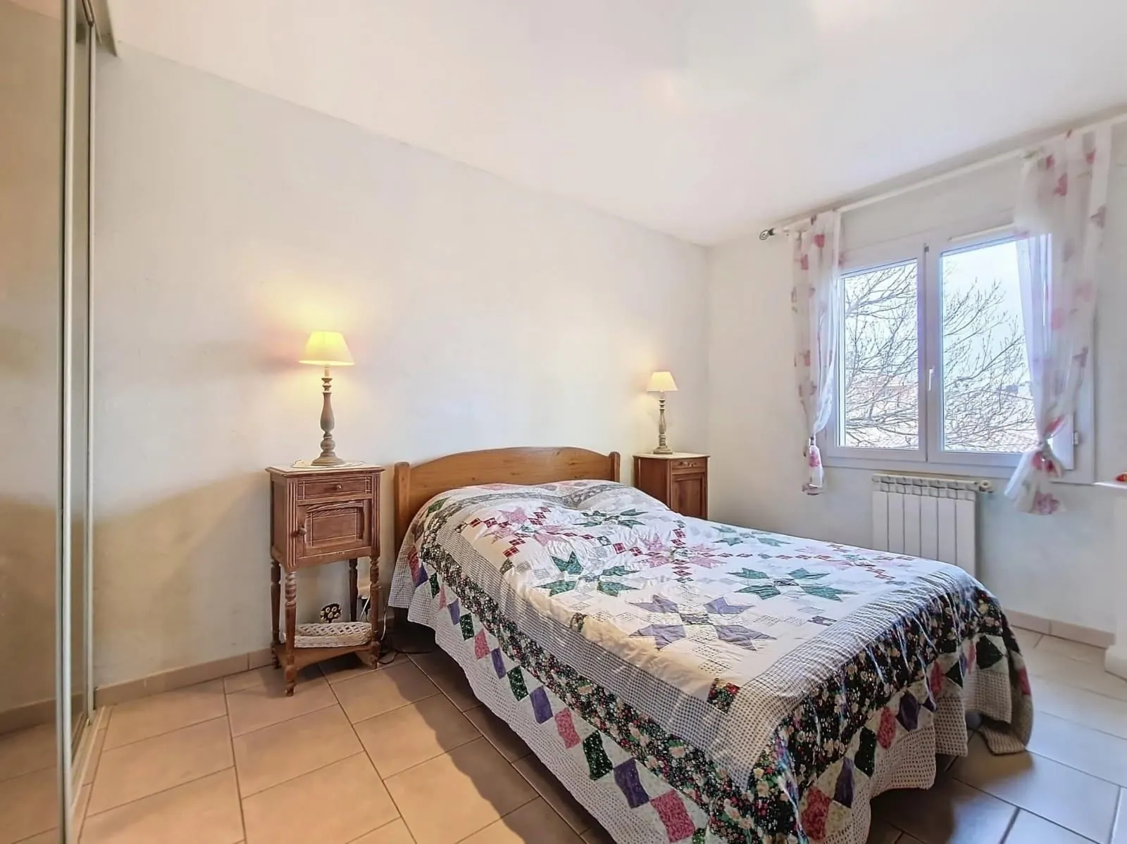 Appartement T6 spacieux à Istres avec terrasses et garage proche commerces 