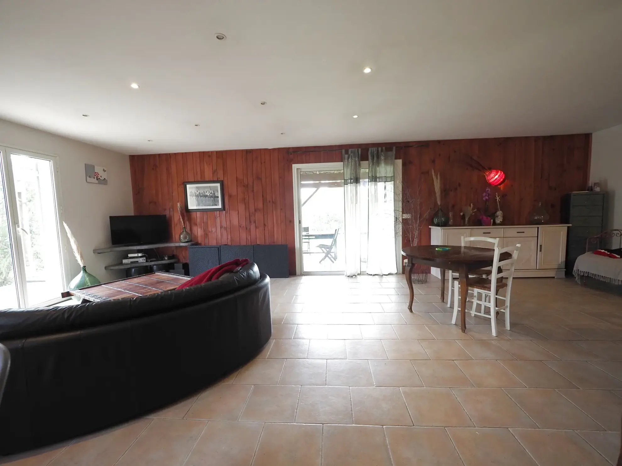 Belle villa de plain-pied de 168 m2 à Mongauzy proche de l’autoroute 