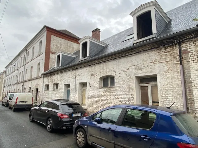 Immeuble à transformer en plusieurs maisons en centre-ville d'Abbeville 