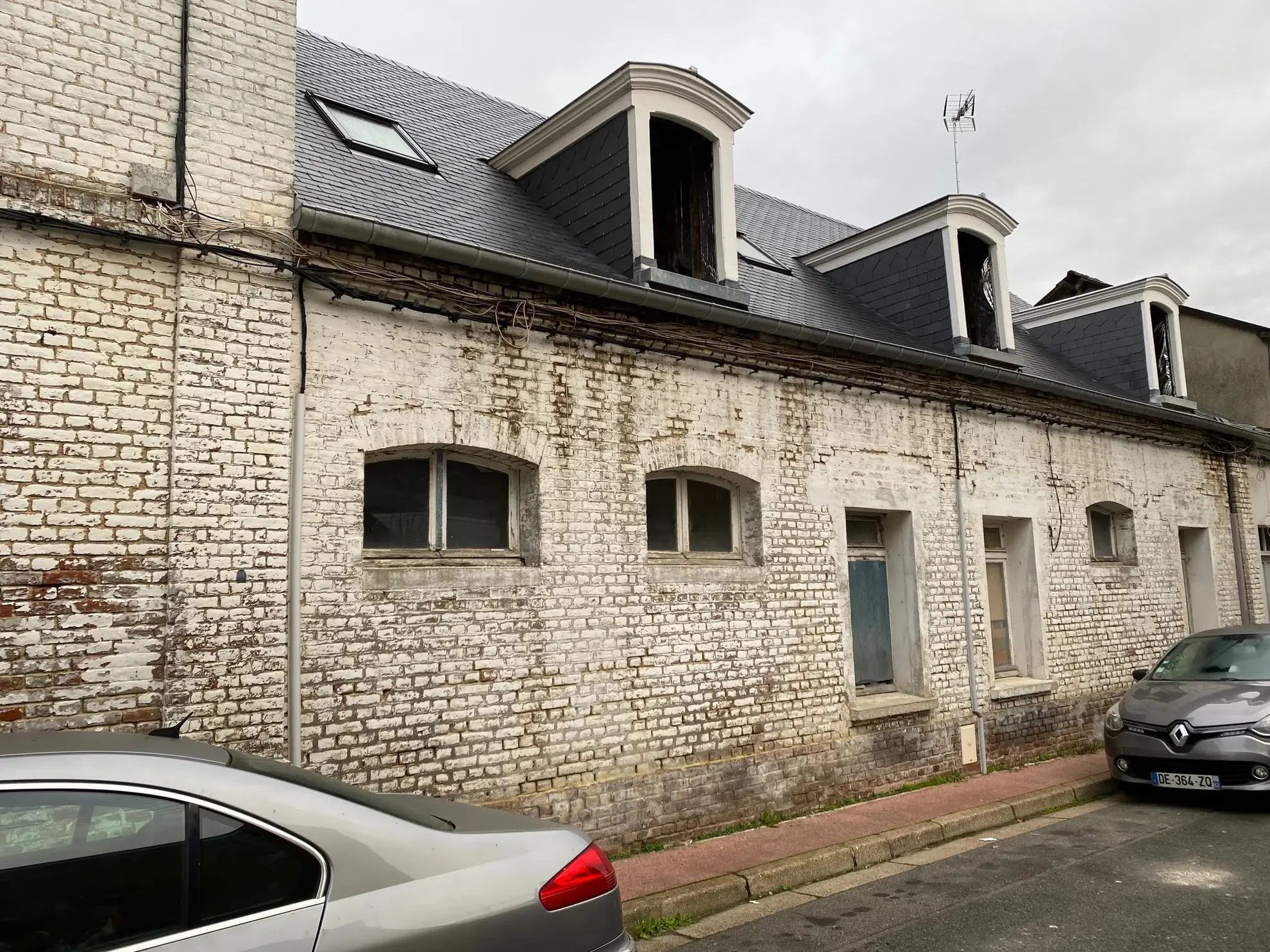Immeuble à transformer en plusieurs maisons en centre-ville d'Abbeville 