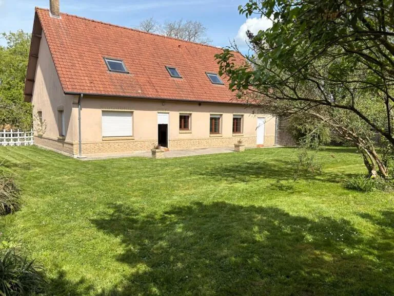 Maison individuelle de plain-pied à Desvres avec jardin et garage 