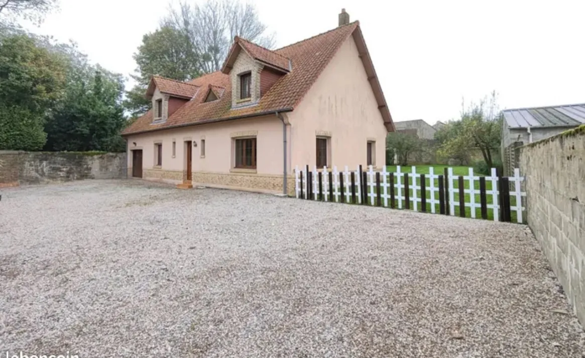 Maison individuelle de plain-pied à Desvres avec jardin et garage 