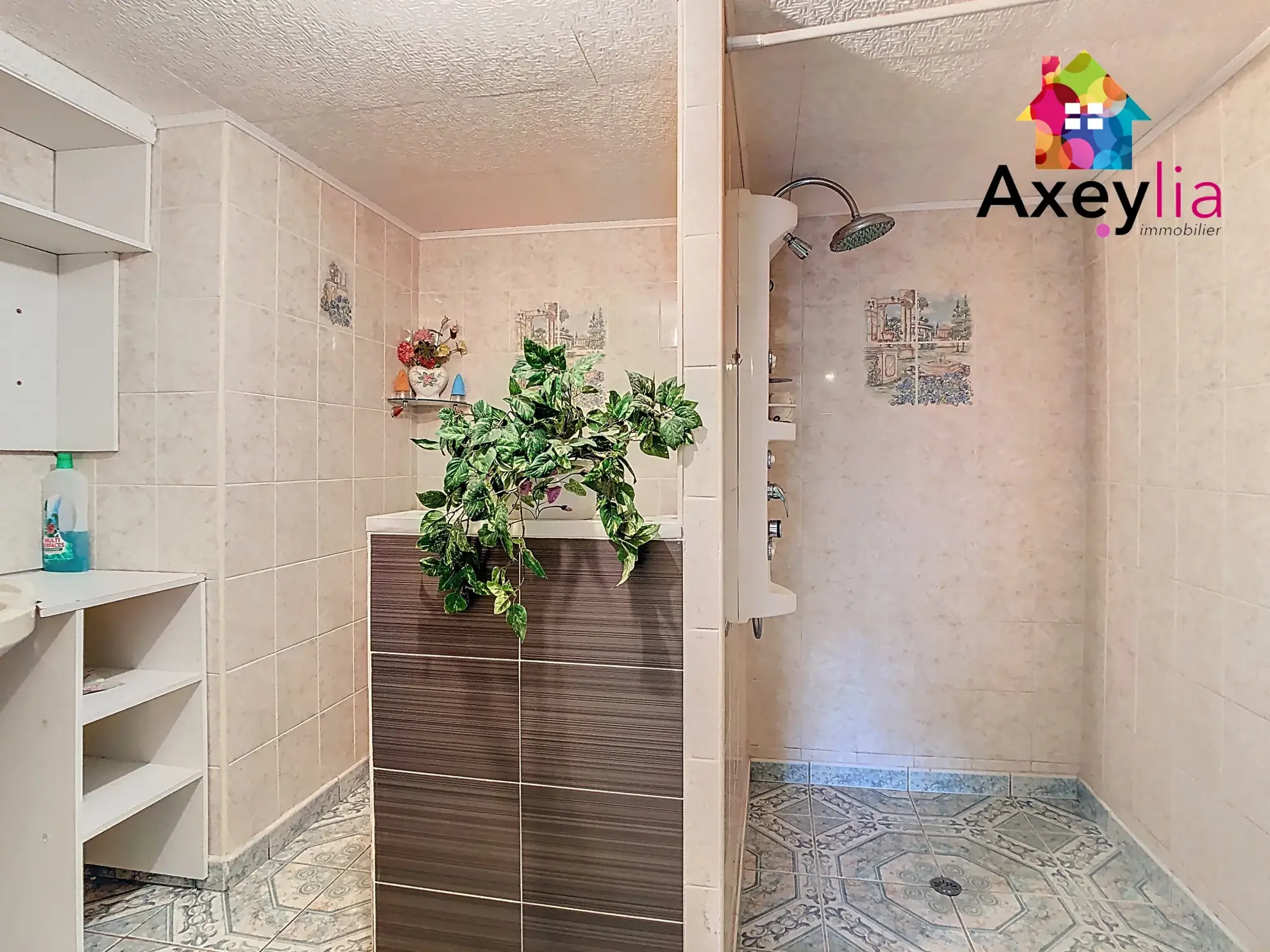 Maison familiale à Digoin avec 5 chambres, garage et terrasse 