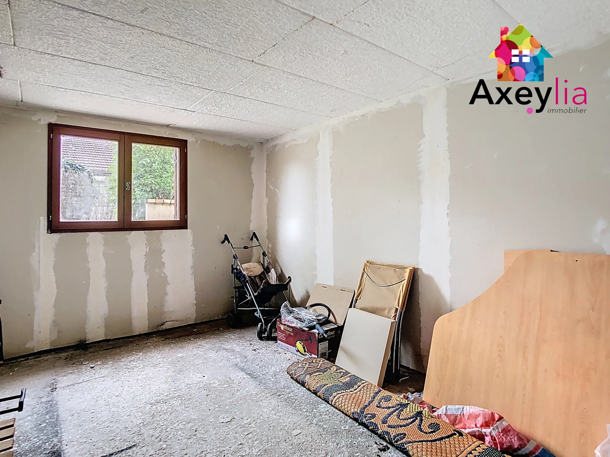 Maison familiale à Digoin avec 5 chambres, garage et terrasse 