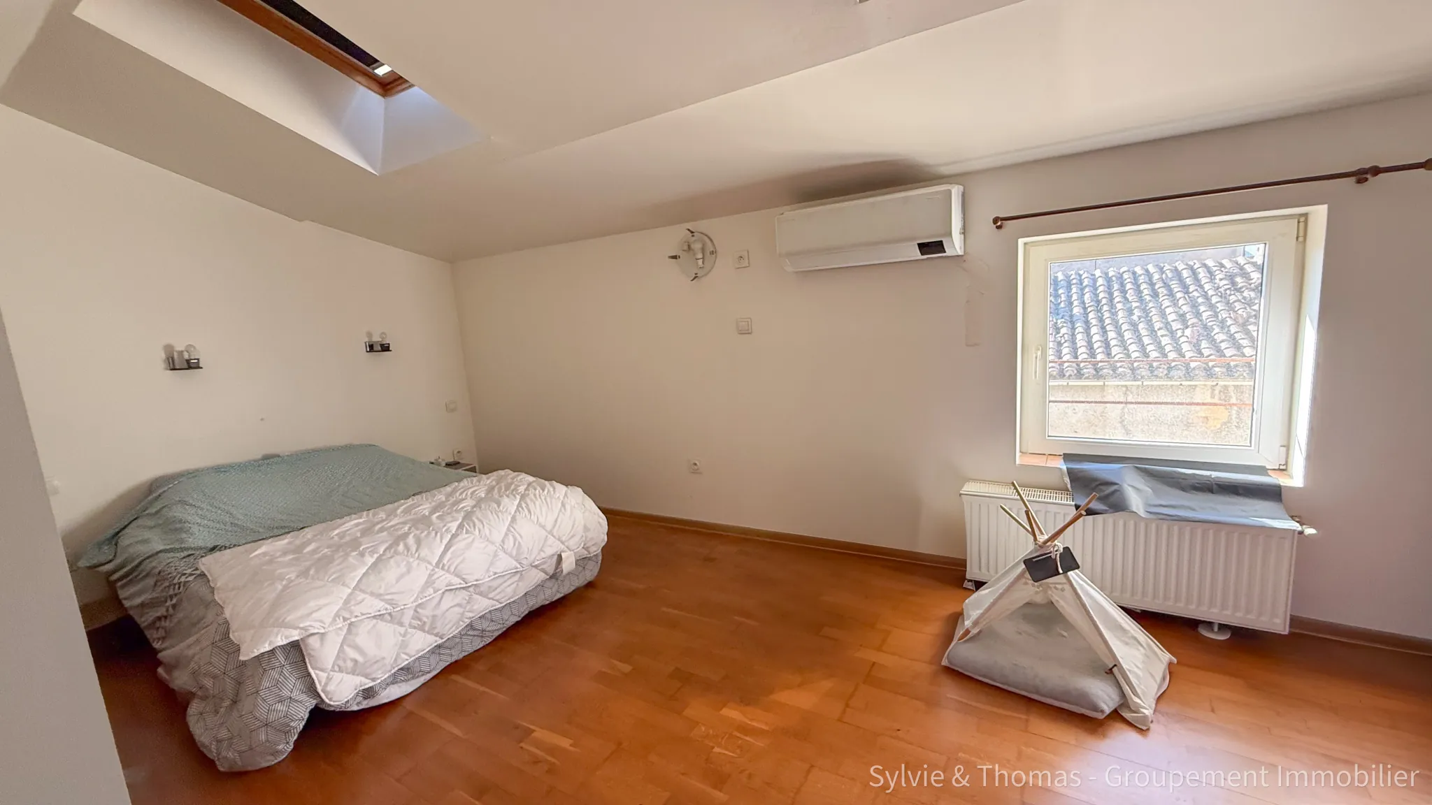 Charmante maison de ville à Orange avec studio indépendant et duplex lumineux 