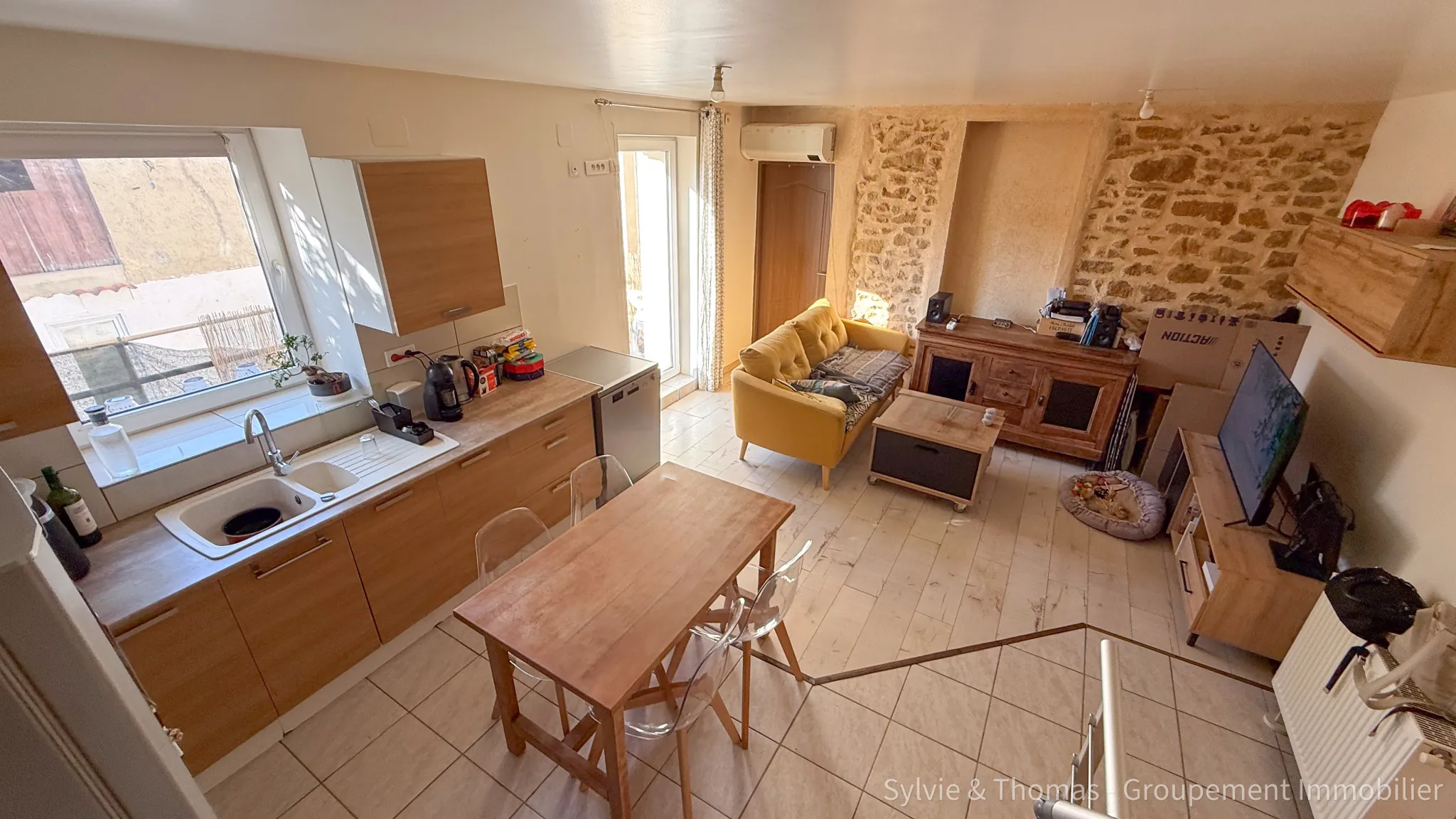 Charmante maison de ville à Orange avec studio indépendant et duplex lumineux 