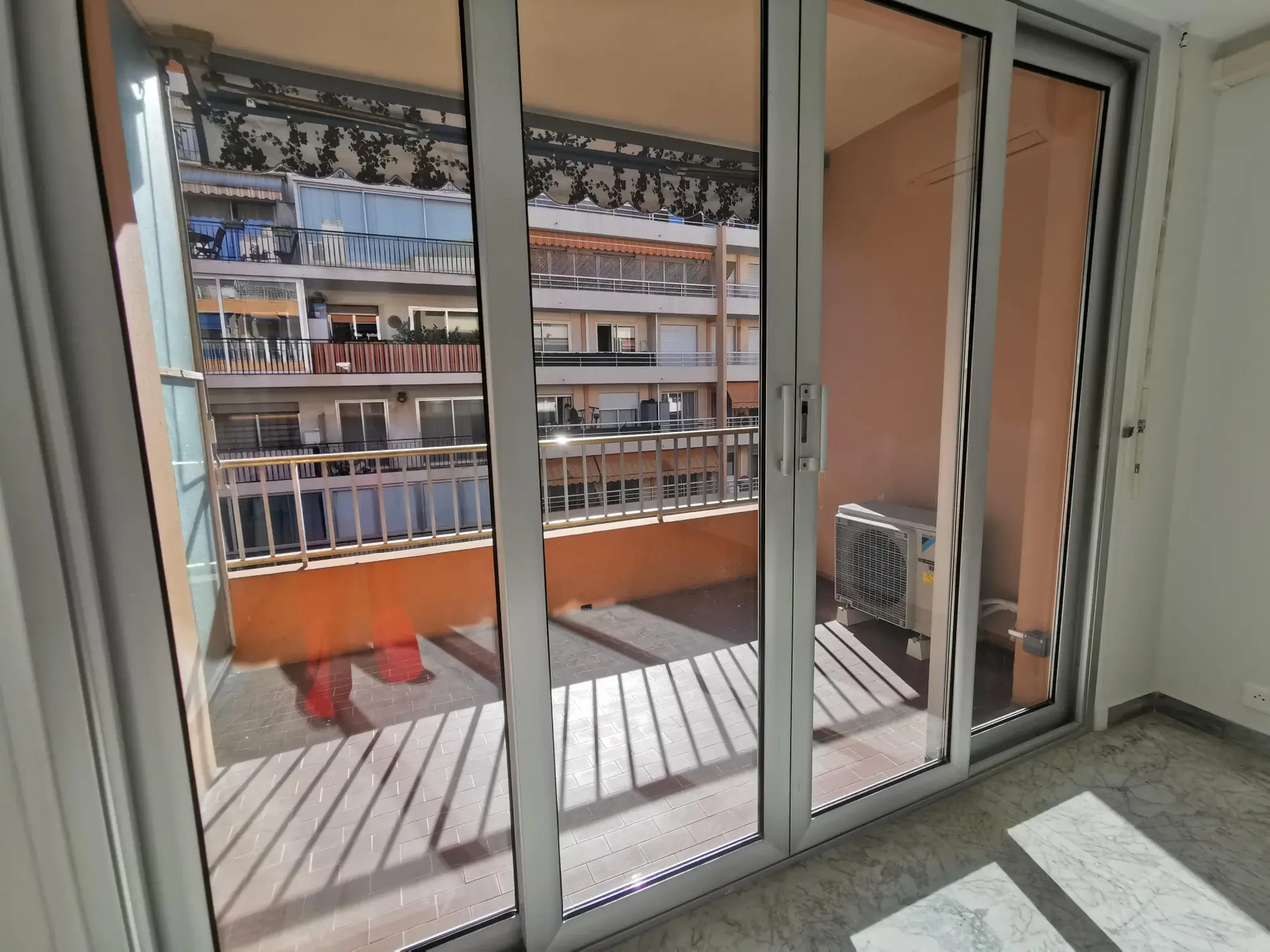 Appartement T2 à vendre à Carnoles, proche Monaco, avec terrasse et garage en option