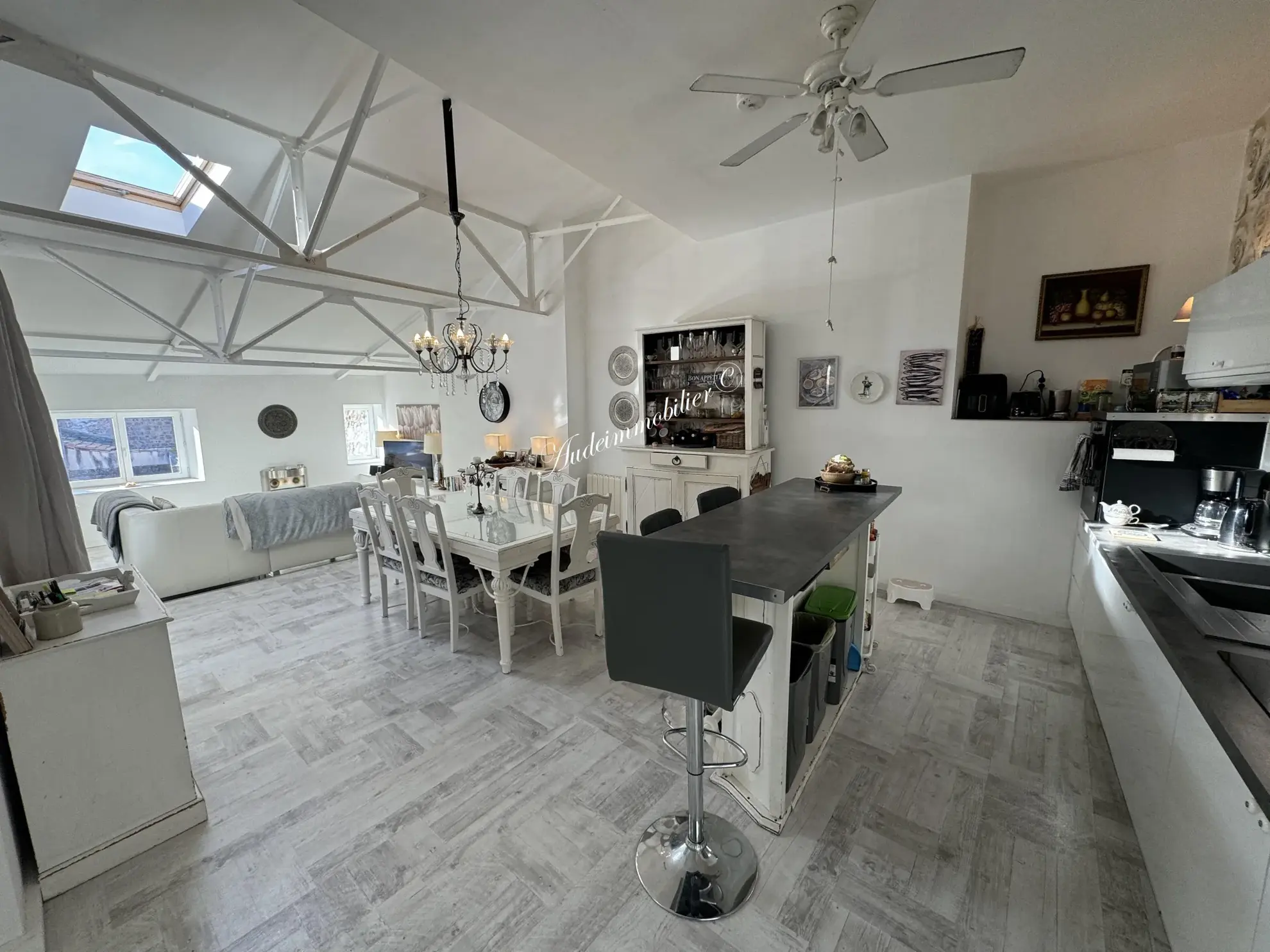 Penthouse avec terrasse à Limoux, centre-ville, 100 m²