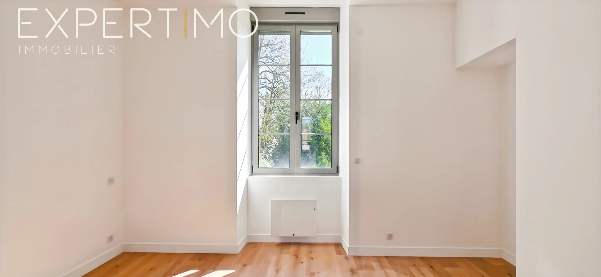 Maison atypique rénovée à Étampes avec jardin et stationnement 