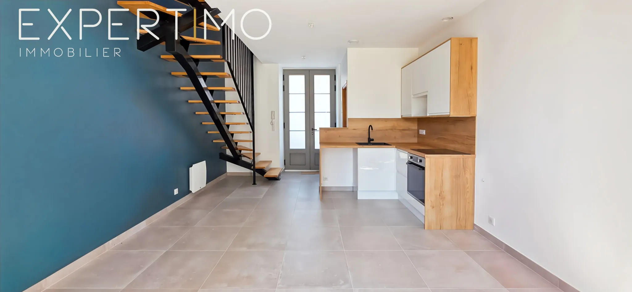 Maison atypique rénovée à Étampes avec jardin et stationnement 