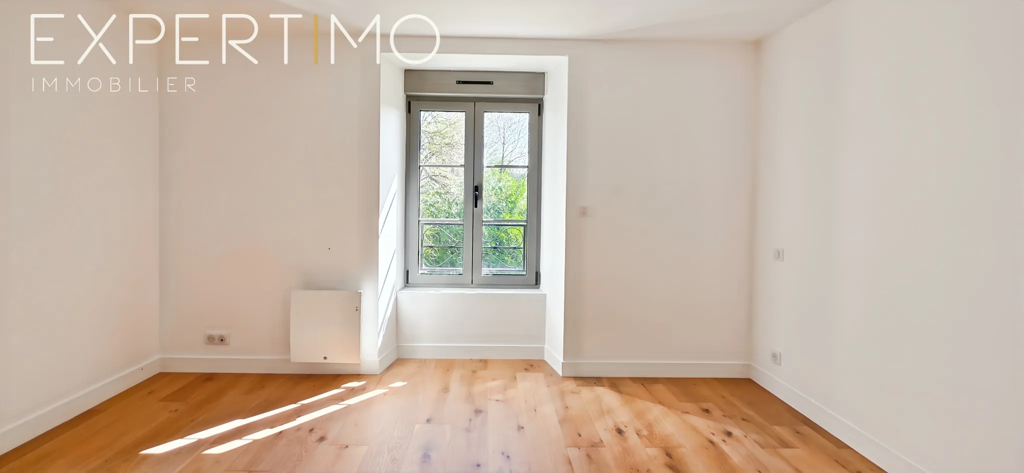 Maison atypique rénovée à Étampes avec jardin et stationnement 