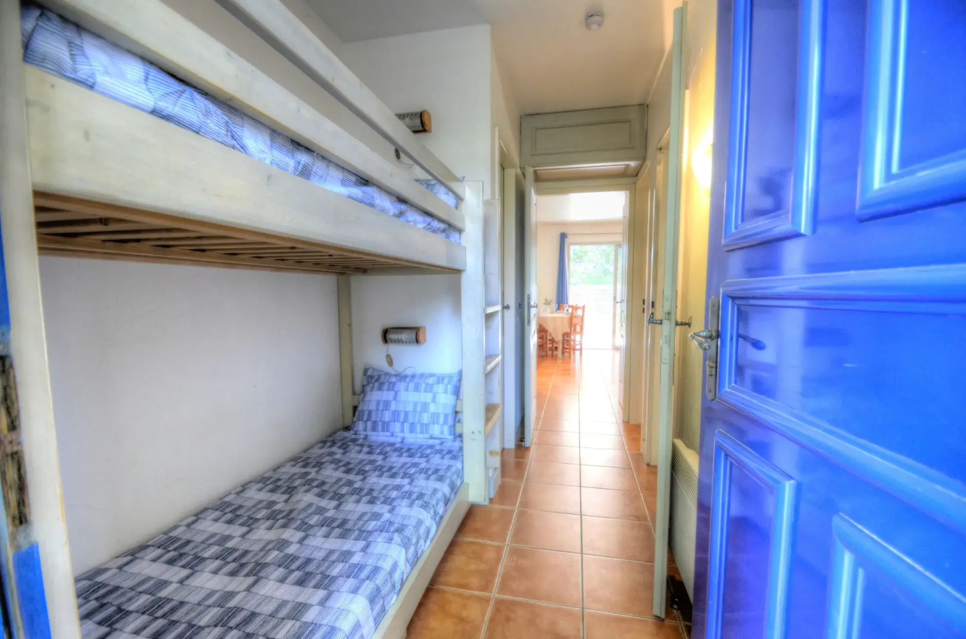 Appartement T2 avec terrasse et piscine à La Ciotat - Investissement et résidence 