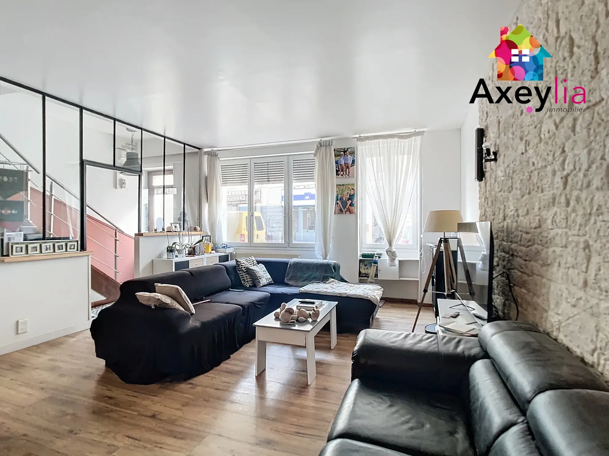 Maison rénovée avec garage et cour à Lapalisse, 3 chambres, combles aménageables 