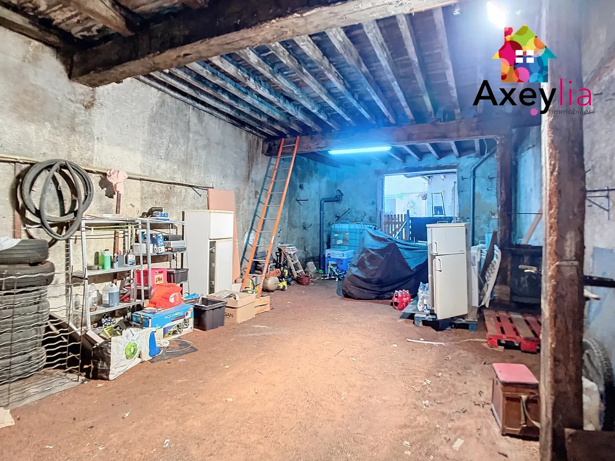 Maison rénovée avec garage et cour à Lapalisse, 3 chambres, combles aménageables 