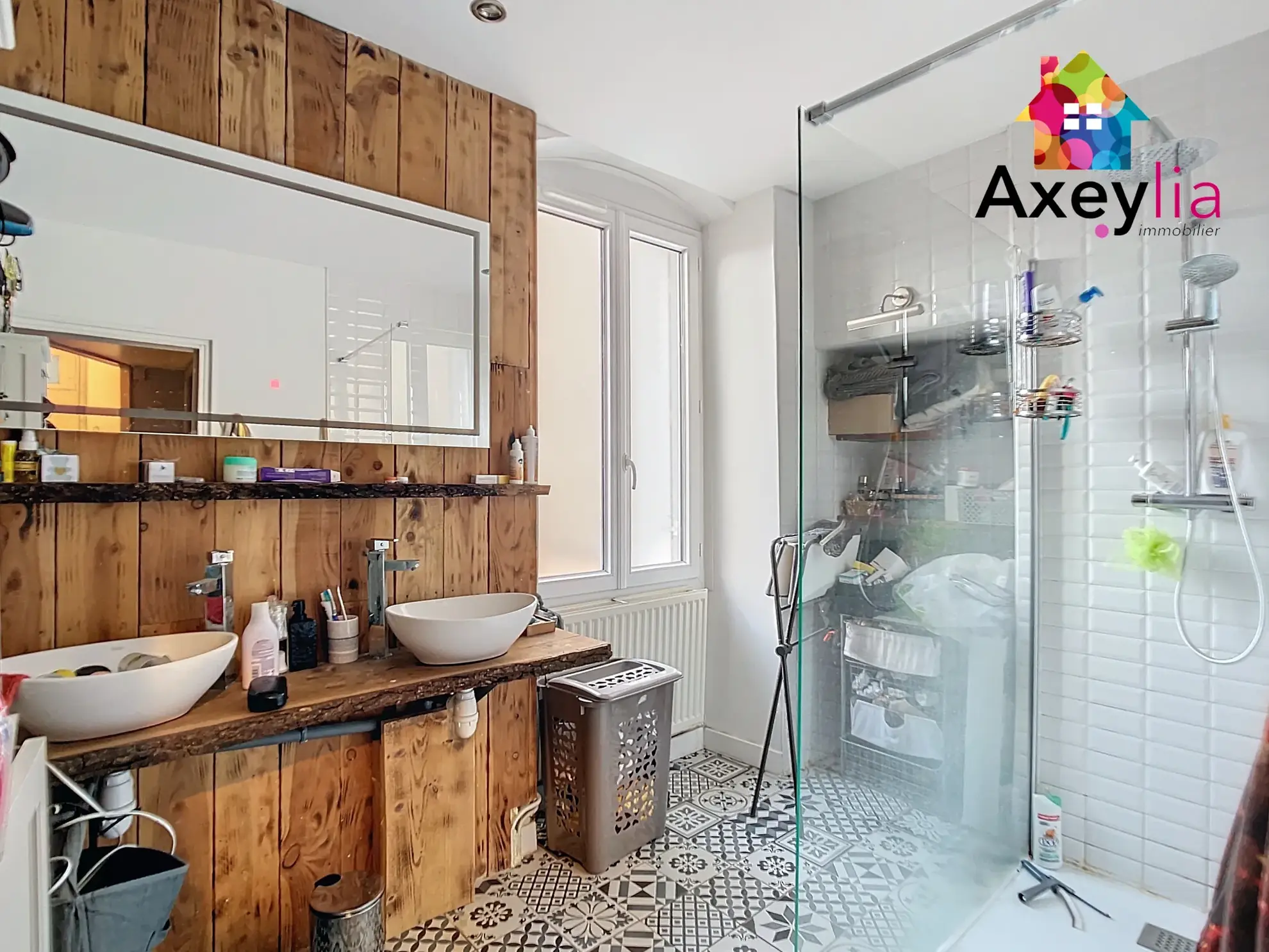 Maison rénovée avec garage et cour à Lapalisse, 3 chambres, combles aménageables 