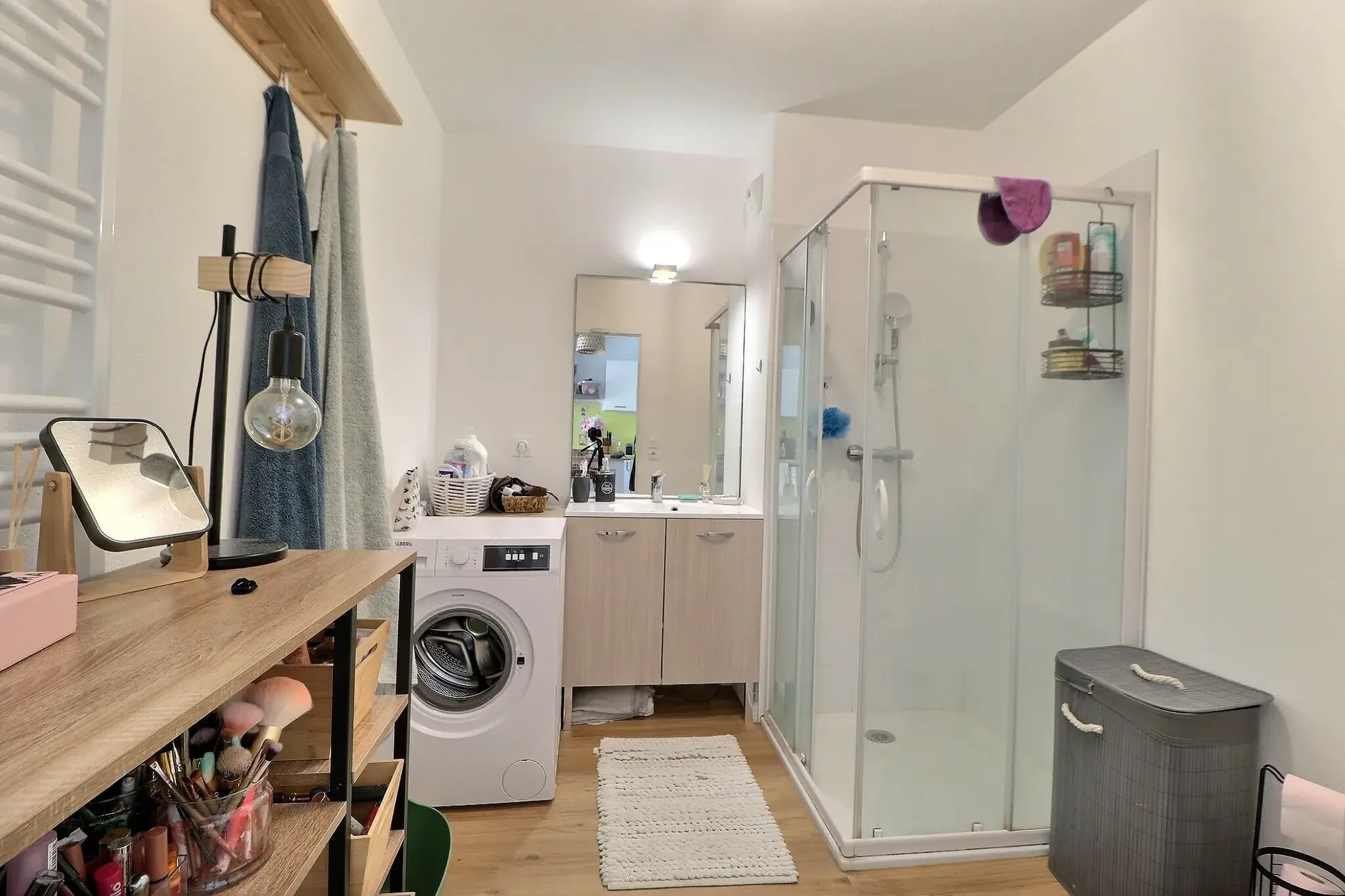 Appartement 2 pièces à vendre à Saint-Bres avec terrasse et parking privé 