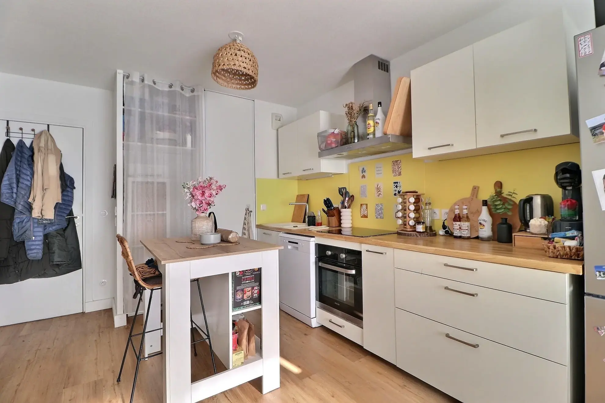 Appartement 2 pièces à vendre à Saint-Bres avec terrasse et parking privé 