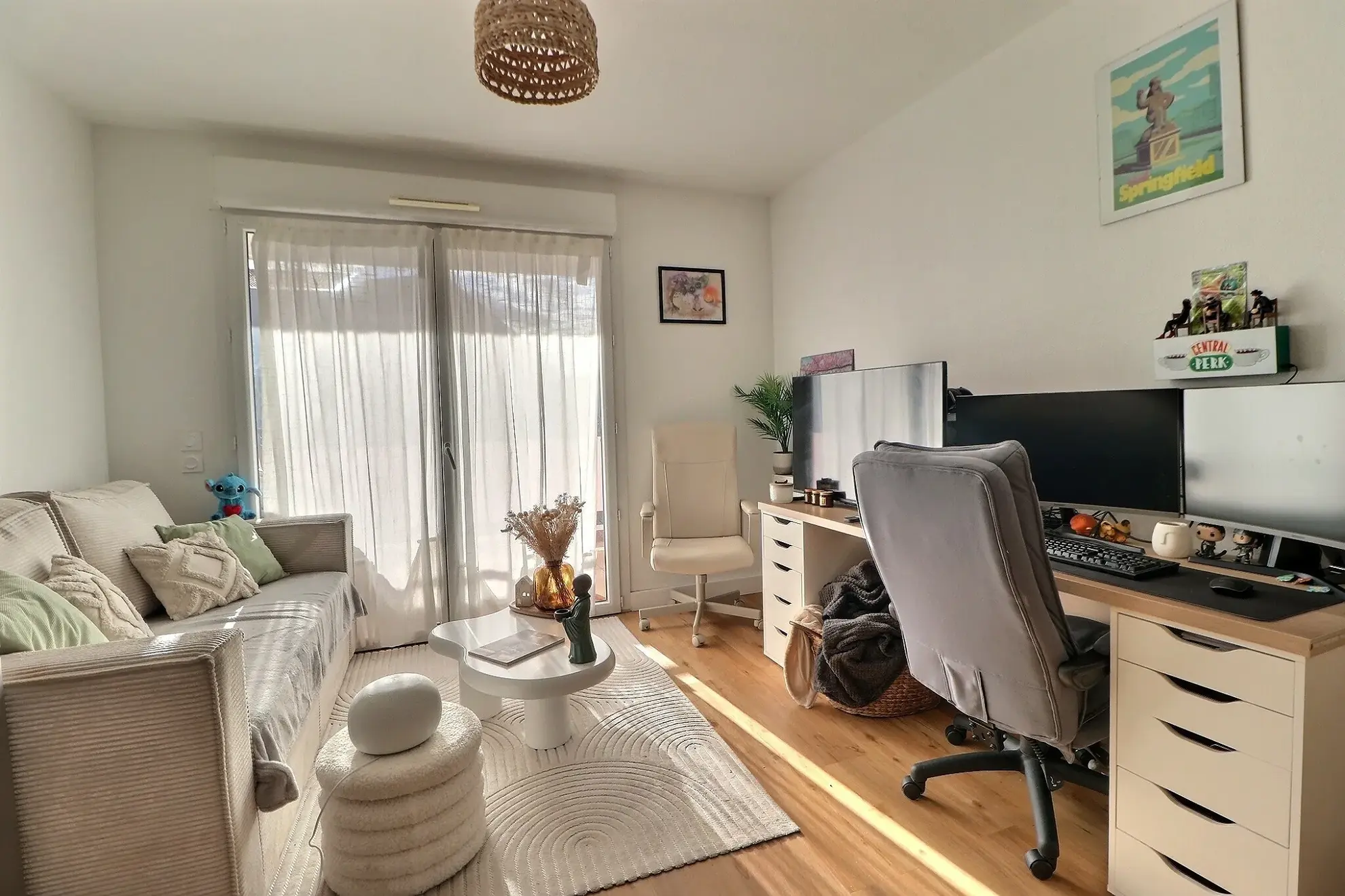 Appartement 2 pièces à vendre à Saint-Bres avec terrasse et parking privé 