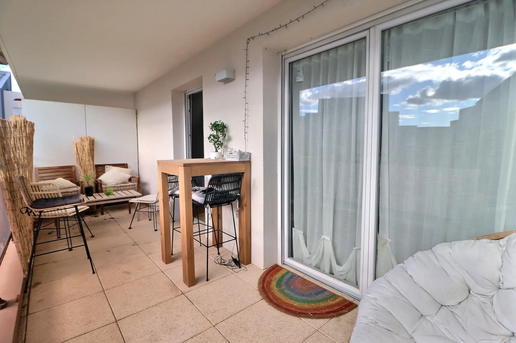 Appartement 2 pièces à vendre à Saint-Bres avec terrasse et parking privé 