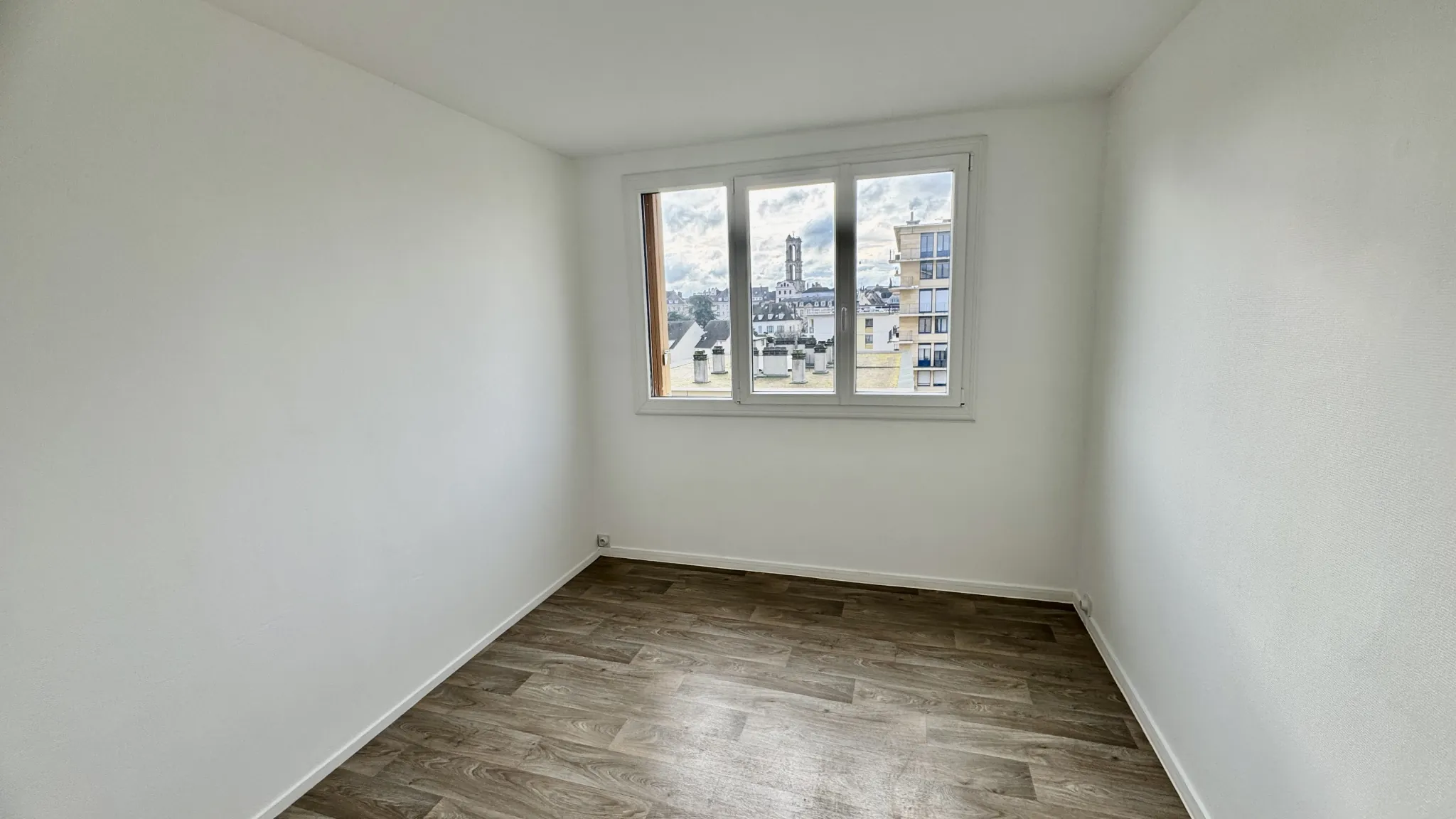 Appartement lumineux 4 pièces avec vue sur la Seine à Mantes-la-Jolie 