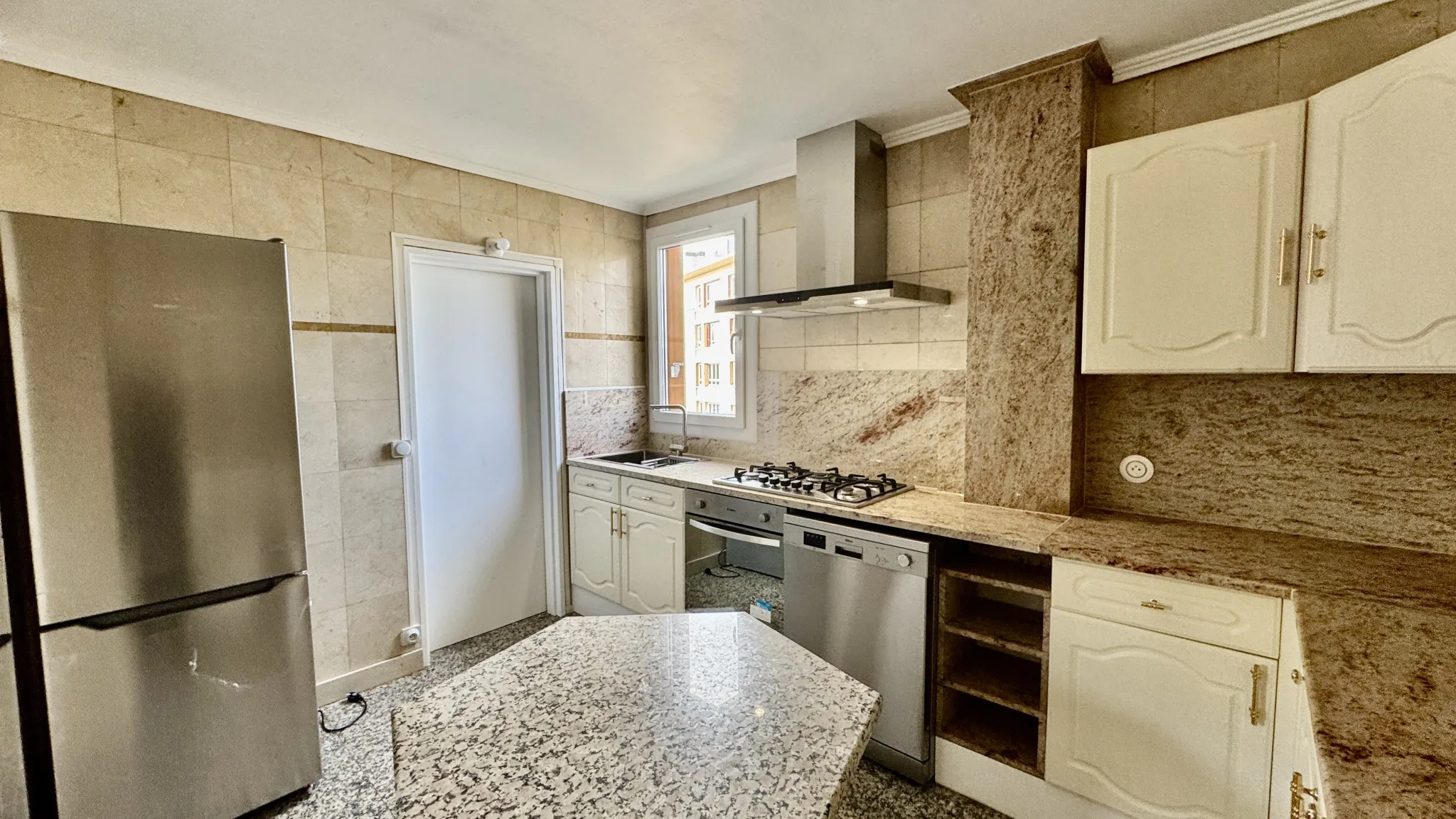 Appartement lumineux 4 pièces avec vue sur la Seine à Mantes-la-Jolie 