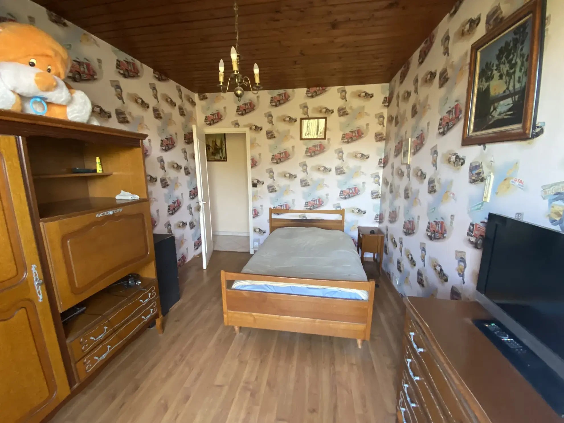 Maison individuelle de plain-pied à Richebourg, 97m2, terrain arboré, proche commodités 