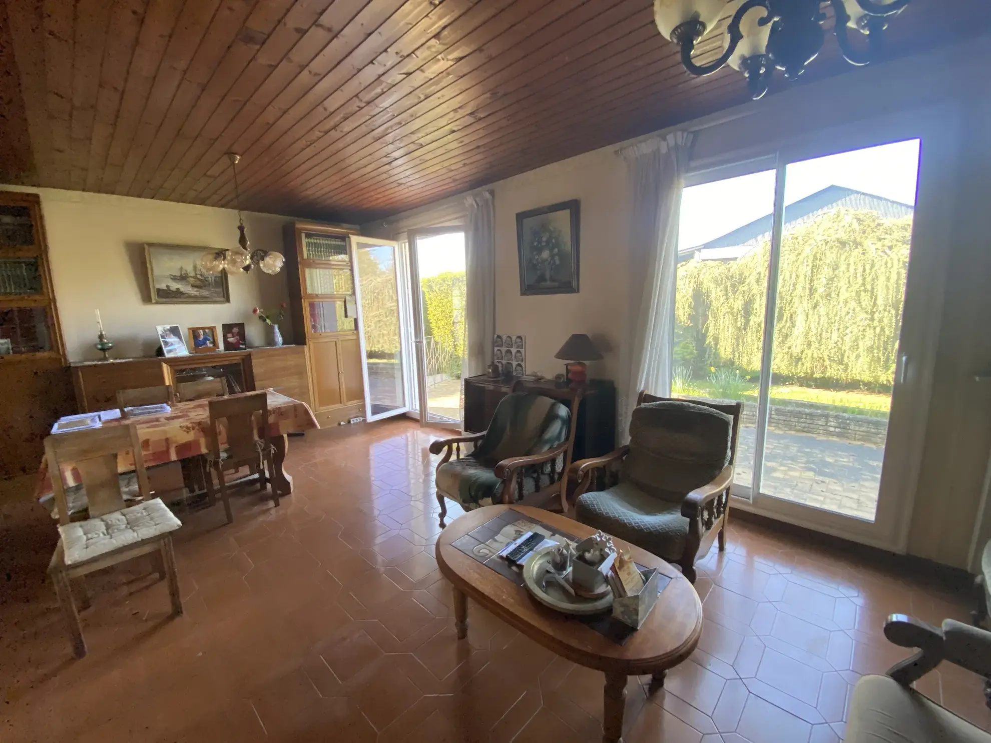 Maison individuelle de plain-pied à Richebourg, 97m2, terrain arboré, proche commodités 